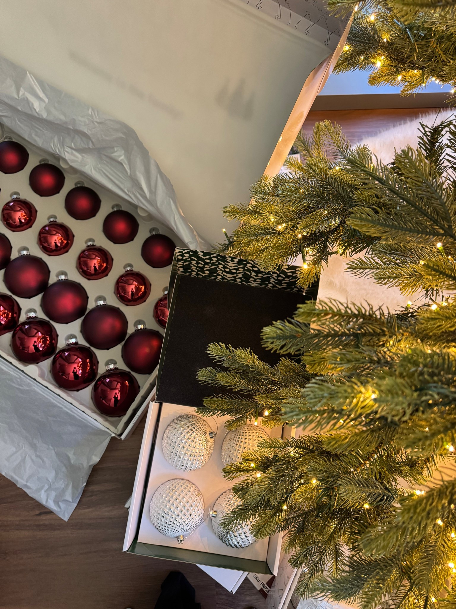 The best Burgundy glass ornament set with multiples sizes🎄

#LTKFindsUnder100 #LTKSeasonal #LTKHoliday