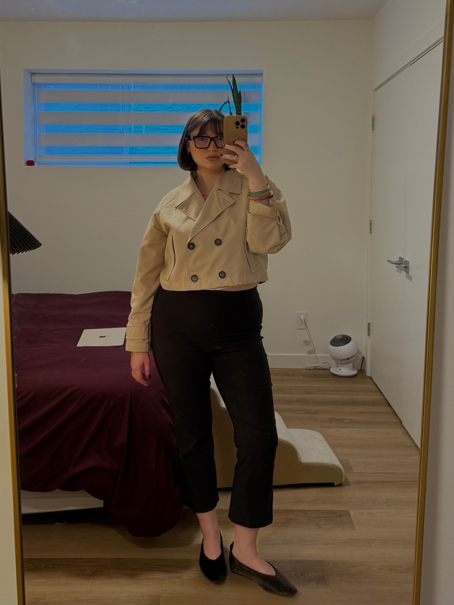 Midsize cropped trench coat outfit, size 10 fashion 

#LTKmidsize #LTKstyletip #LTKcurves