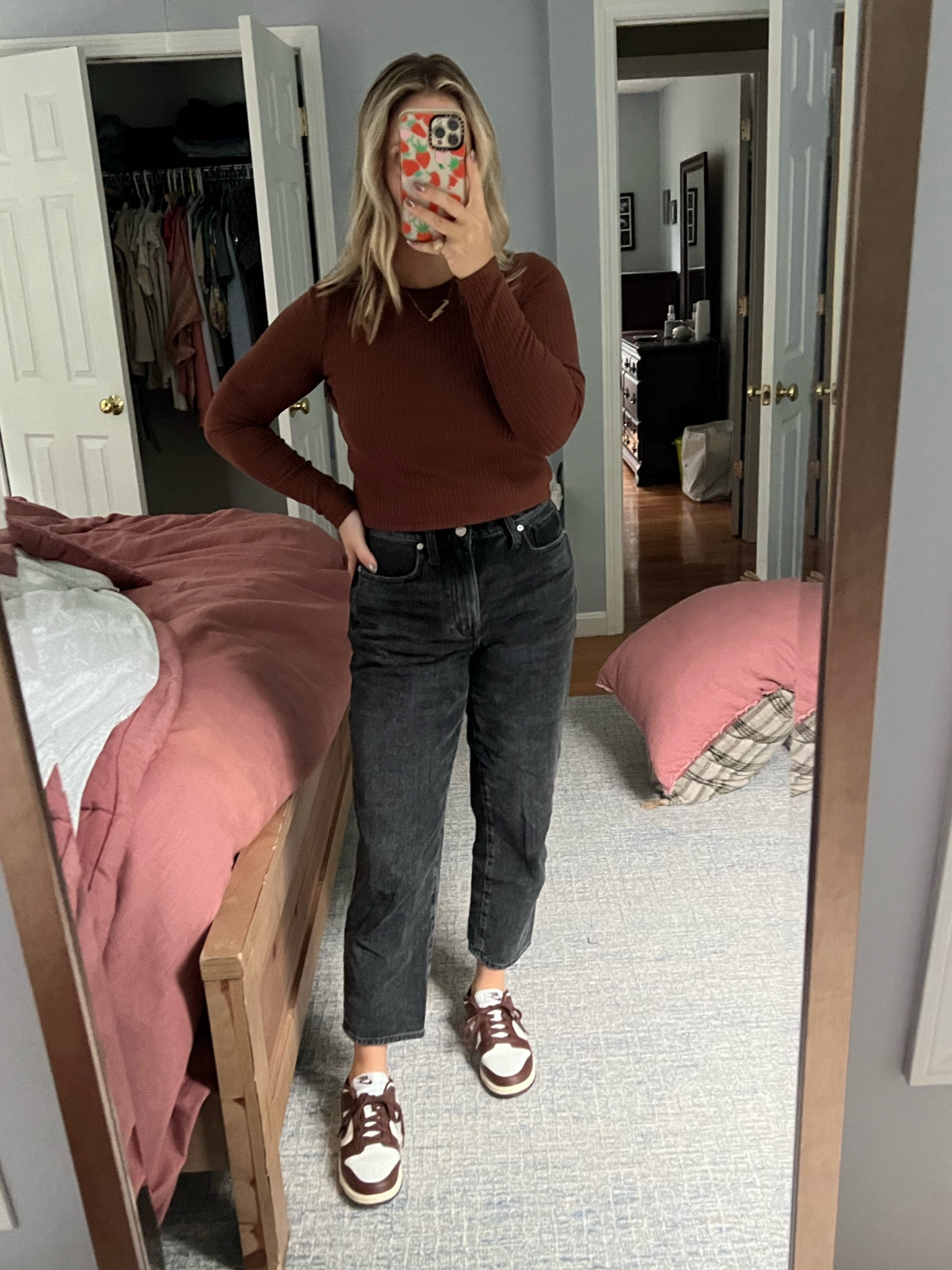 Black jeans, black washed jeans, ribbed top, ribbed crop top, dunk, nike, work wear, 30’s, sale

#LTKBeauty #LTKFamily #LTKPlusSize