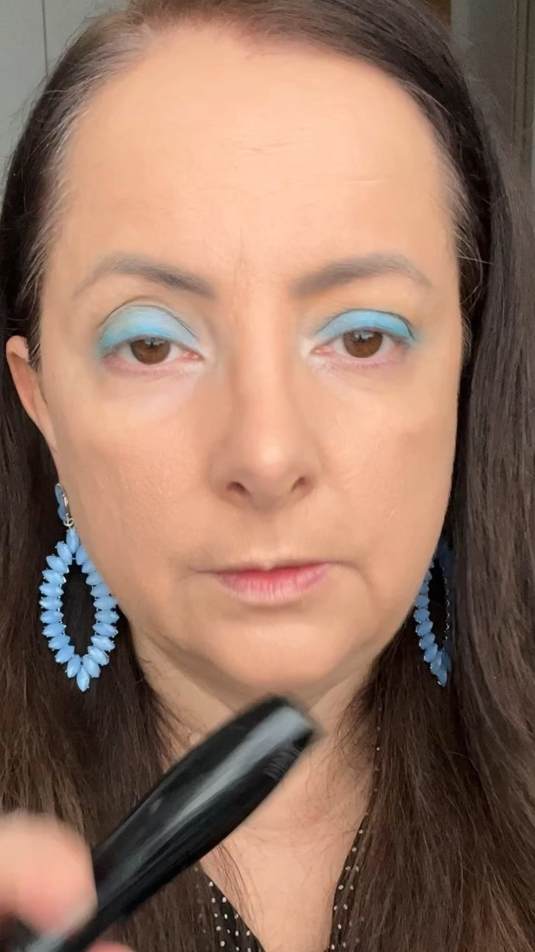 Aplicando a máscara de cílios Hypnose Drama com dicas para realçar os olhos.

#LTKbeleza #LTKbrasil