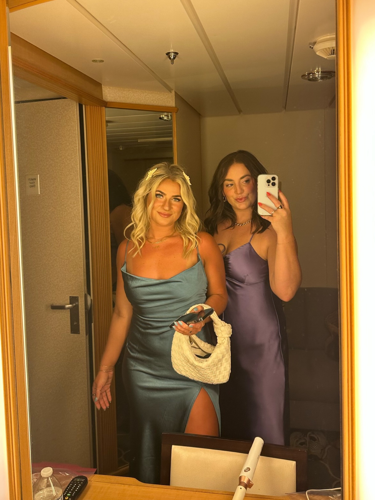 Summer vacation outfits! Formal dress that would be perfect for a wedding guest dress 