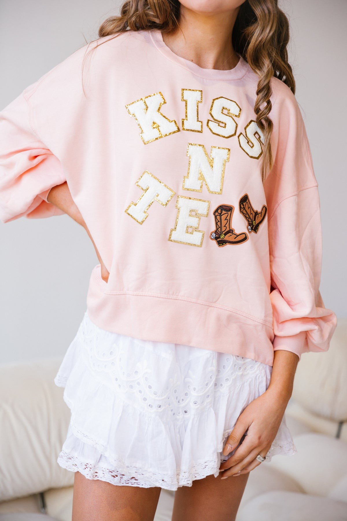 KISS N TELL PULLOVER | Judith March