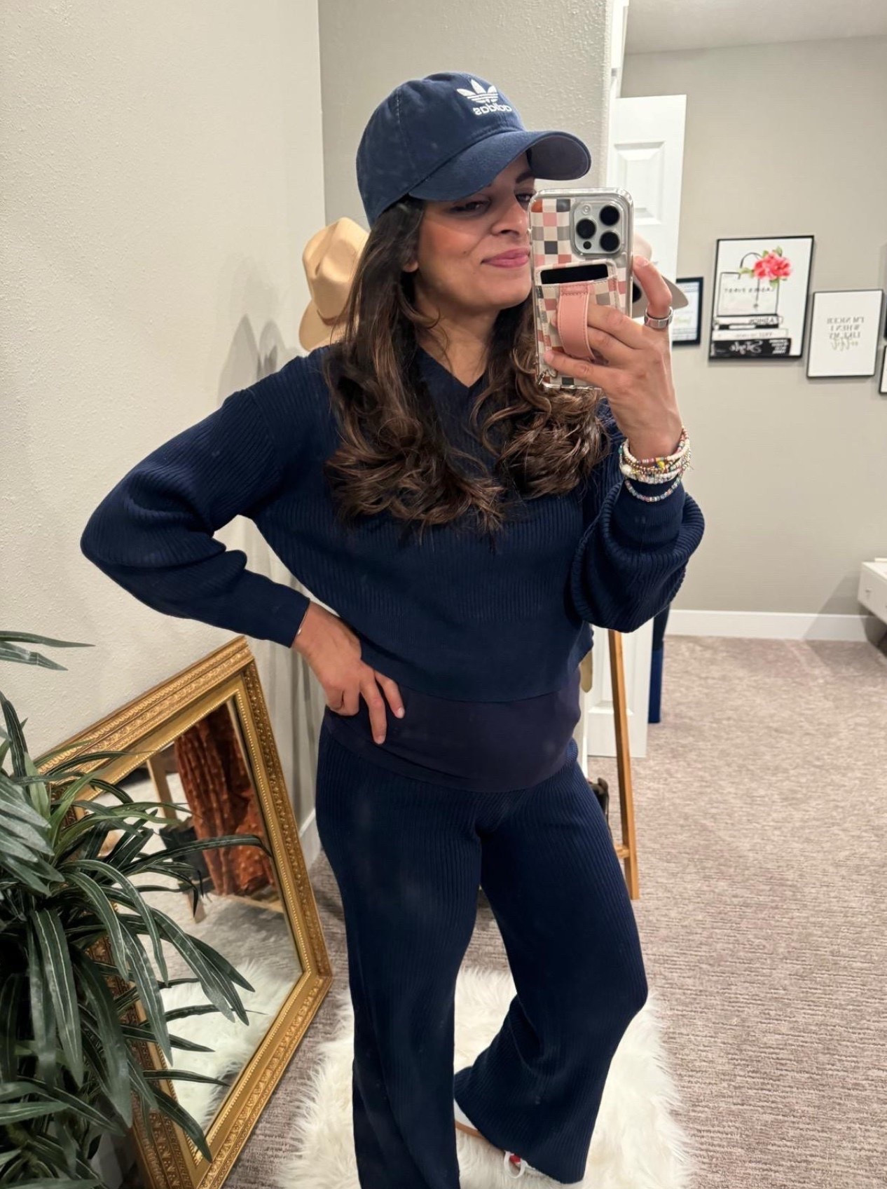 New year, same love for comfy sets 🤍 This after–New Year’s outfit proves you can look put together while staying comfortable. Perfect for everyday wear, travel days, or laid-back weekends—this is an easy win for your wardrobe ✨
#stylewithkitty #AfterNewYearsStyle #ComfySet #RelaxedStyle #AthleisureLook #EverydayWear #CasualOutfit #WinterBasics #EffortlessFashion

#LTKFindsUnder100 #LTKBeauty #LTKootd