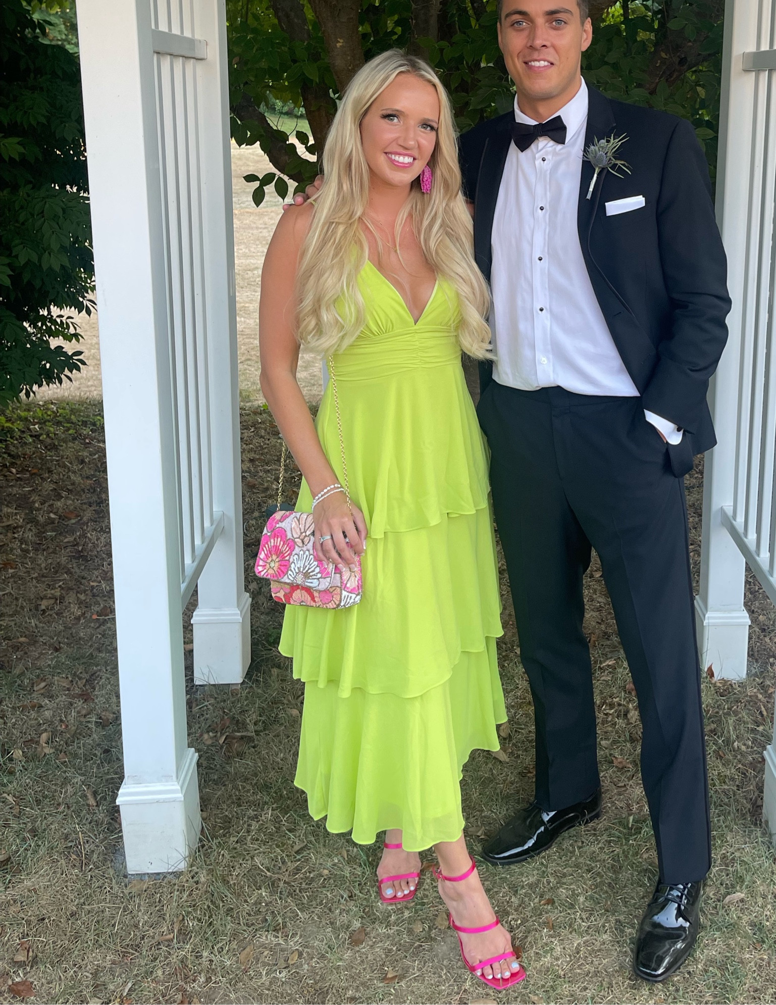 One of my fave wedding combos. Lime green and hot pink wedding guest dress with beaded clutch. Clutch perfectly fit everything you’d need 💚💗


#hot pink #limegreen #lulus #weddingguest #wedding #guest #sororityevent #rehearsaldress #formaldress #ruffledress #clutch #weddingclutch #pinkheels #hotpinkheels #ootd #flowerclutch #summer #spring #dangleearrings 

#LTKwedding #LTKshoecrush #LTKunder100
