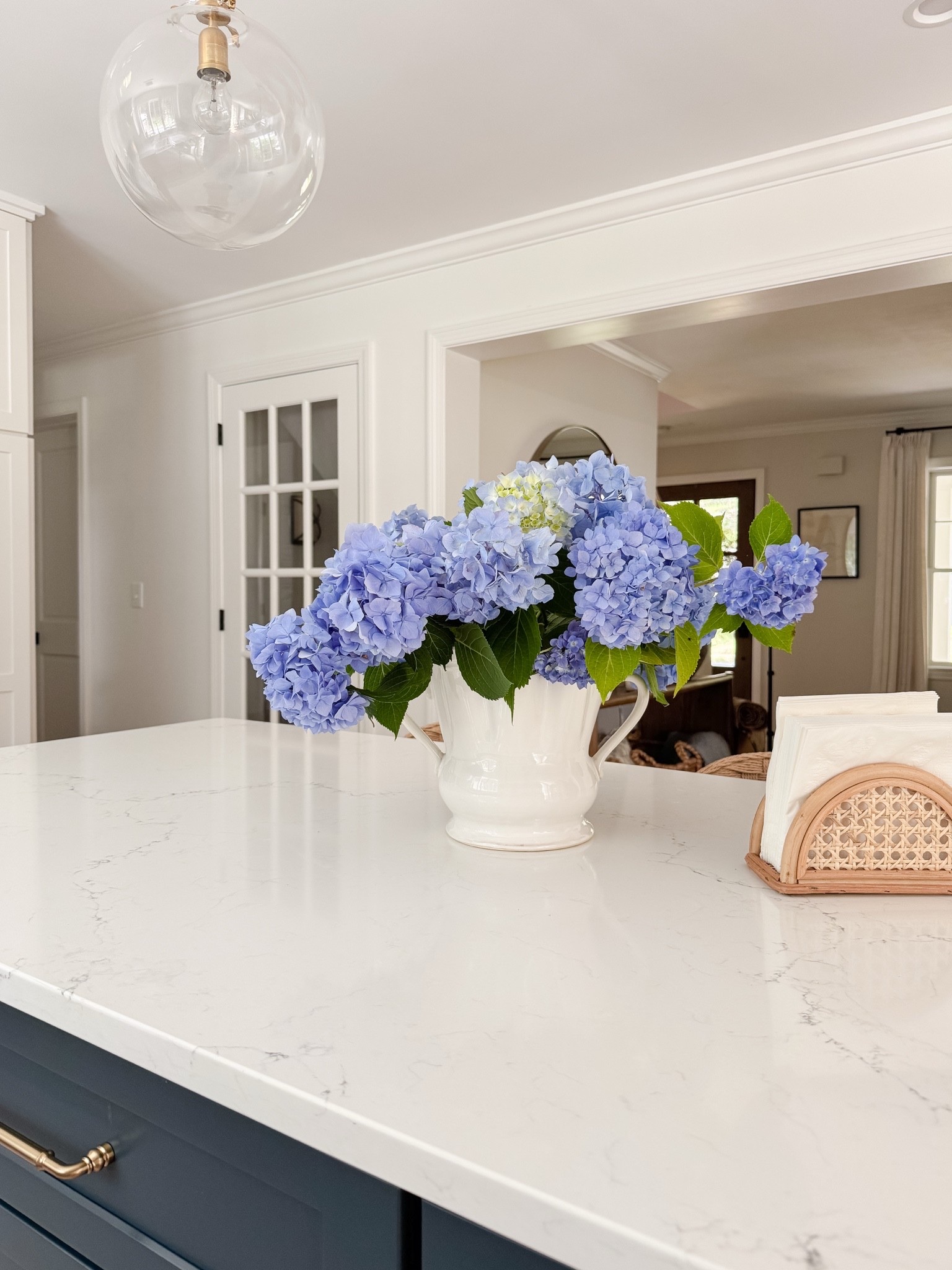 Trending Coastal Kitchen

affordable home decor  affordable home finds  coastal kitchen  coastal kitchen finds  sherricalnanhome

#LTKHome