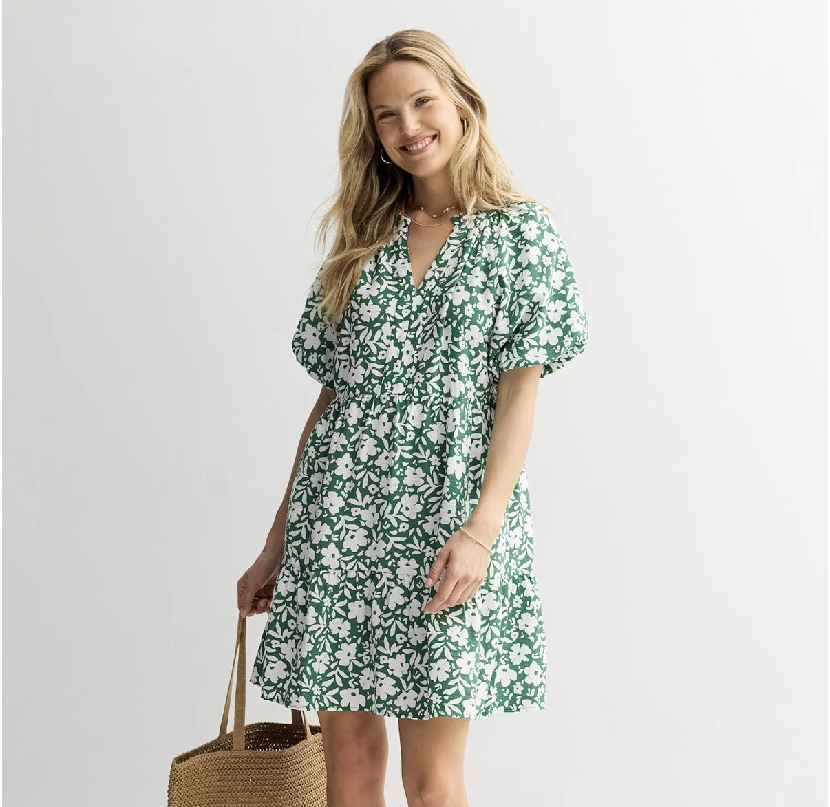 Summer dress - ON SALE; my mom has this dress and it is so cute; it pairs well with sandals or sneakers. 


#LTKSaleAlert @Kohl's #floraldress #greendress #salefinds #teacheroutfit #LTKWorkwear #easydress #summer #casualdress

#LTKU #LTKOver40 #LTKSaleAlert