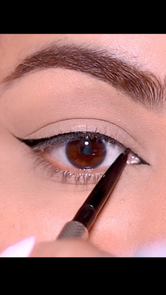 Follow this hack if you like sharp inner corner liner

#LTKbeauty #LTKfindsunder100 #LTKSeasonal