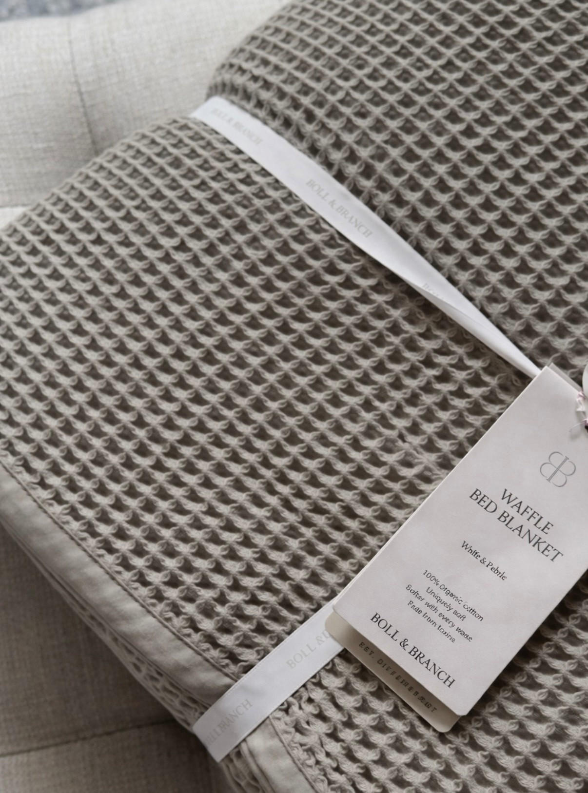 ✨⬇️ waffle weave blanket finally on sale

grab my favorite luxury blanket — 15% OFF with code in link (such a good savings)

this is one of those pieces that instantly gives that hotel-style bedding look

✔️ waffle texture = elevated + high-end feel
✔️ lightweight but still cozy
✔️ tons of color options to match any space

it really completes the whole bed look 🤍

#LTKdayinmylife #LTKHome #LTKSaleAlert
