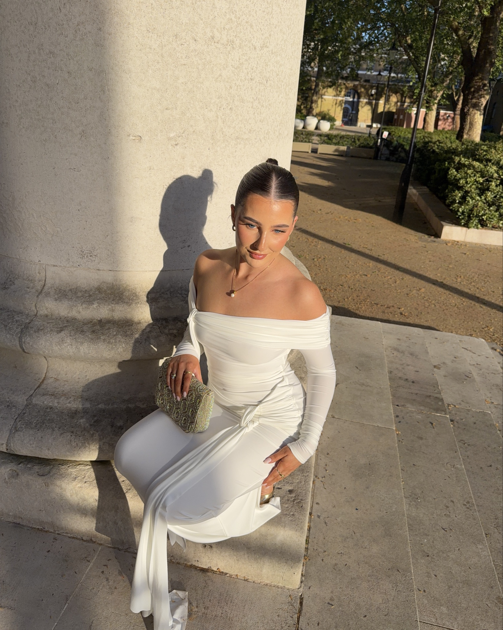CerAwards ready🤍

#whitedress #summerdress #clubllondon #accessorize #gold #bohomoon 