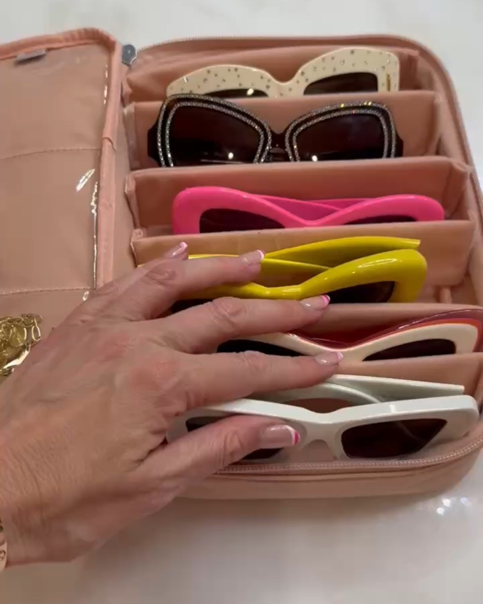 The best travel sunglasses case! 🕶️ you can adjust each section for how much your sunglasses are