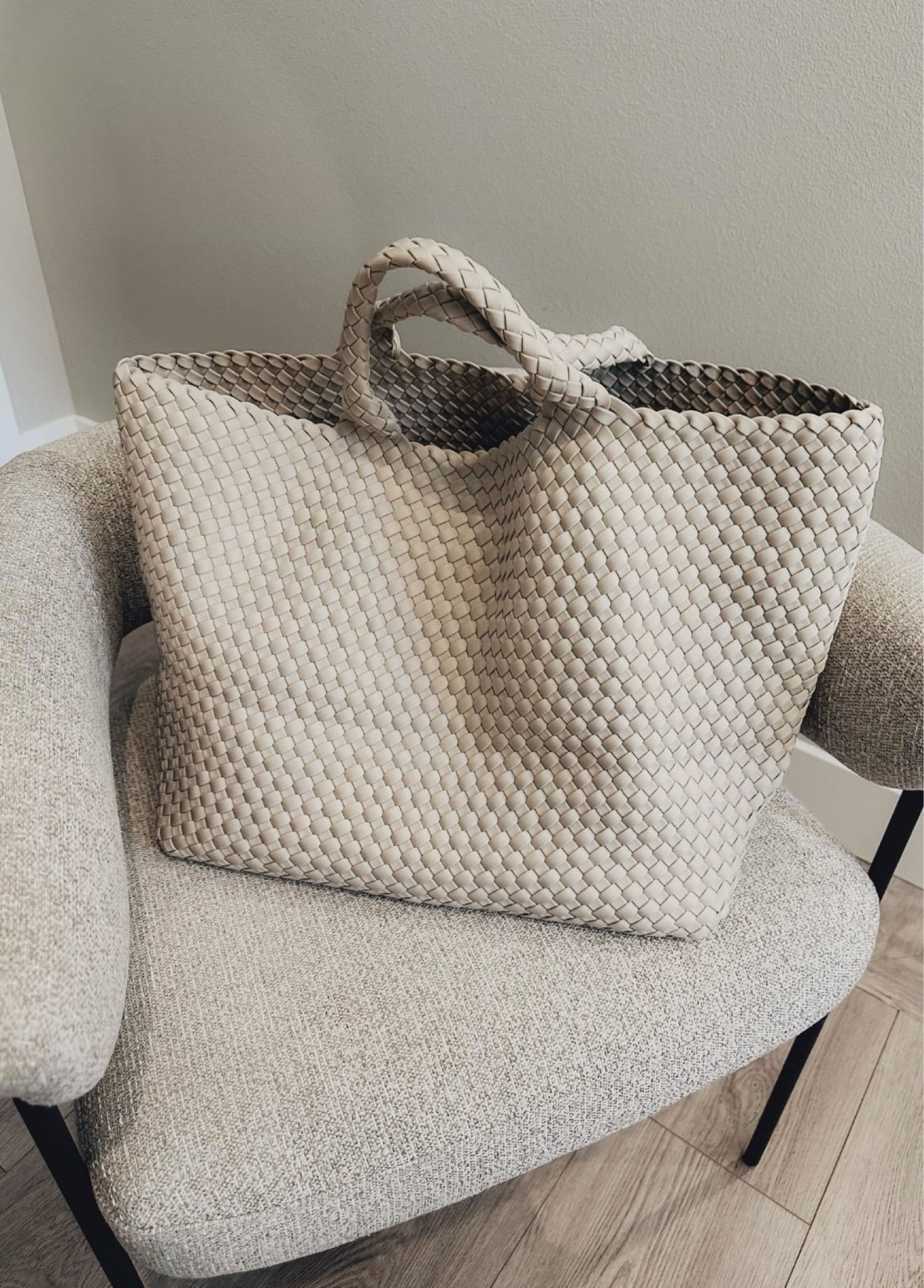 Shopbop spring sale! My favorite Naghedi bag 20% off with code SPRING20

#LTKsalealert #LTKSpringSale #LTKitbag