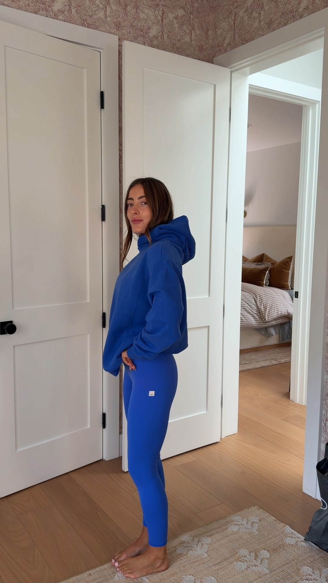 Obsessed with the @Vuori US Electric Blue colorway! I’m wearing a small in everything - all linked below! #ad #vuoripartner
