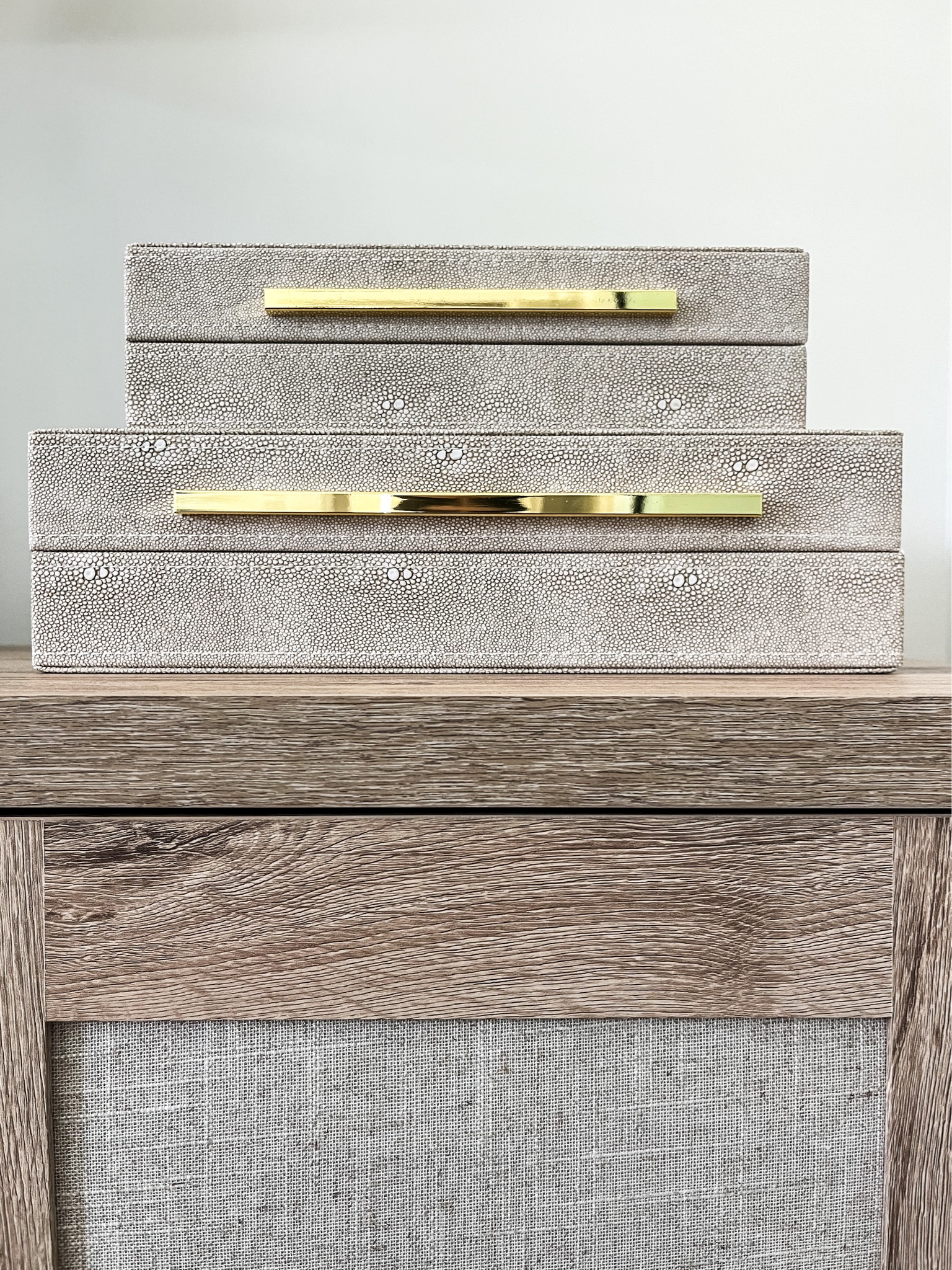 H O M E / just topped my nightstand (ON SALE for over 40% off) with the other two faux leather decorative boxes, & I’m in love!

Wayfair | Furniture | Bedroom | Amazon | Canada

#LTKsalealert #LTKhome #LTKstyletip