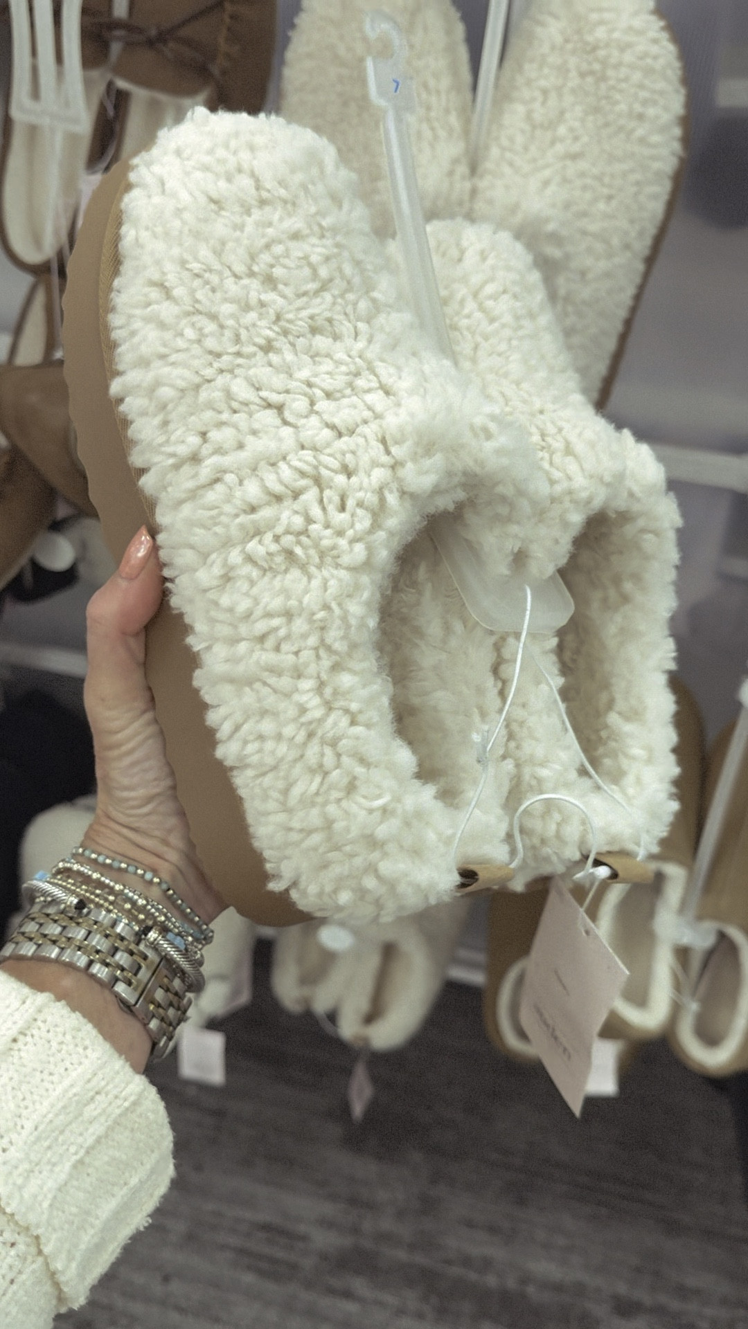 Cozy fall slippers

#LTKStyleTip #LTKShoeCrush #LTKFindsUnder50