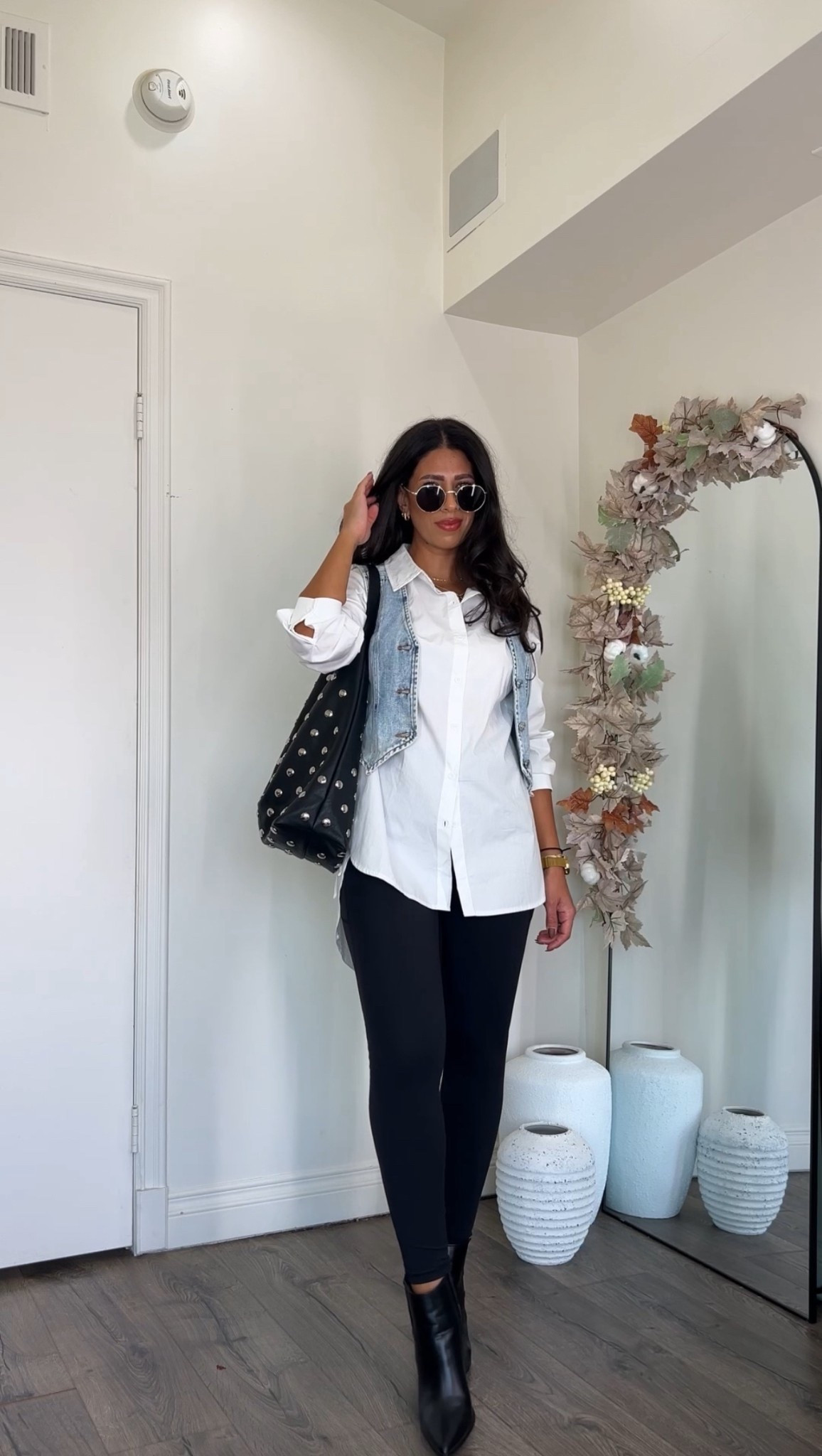 Casual chic fall outfit idea 

#LTKStyleTip #LTKSeasonal #LTKFindsUnder50