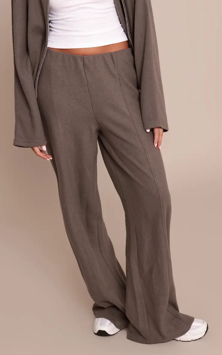 Charcoal Soft Touch Pintuck Wide Leg Trousers | PrettyLittleThing | PrettyLittleThing UK