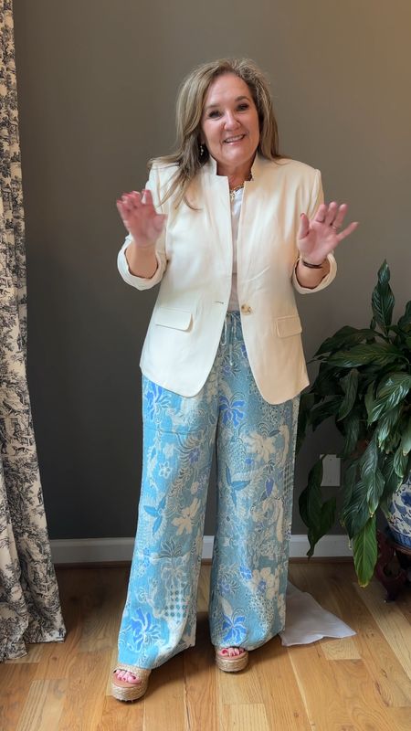 Abercrombie tryon coming! Here’s a sneak peak. Styling these drawstring crinkle pants for an elevated look with this blazer. 

Size large short in pants
SIZE XL in blazer 10% off code NANETTE10
One of my favorite basic tees size XL. order 2 

Summer work outfit vacation pants 

#LTKworkwear #LTKfindsunder100 #LTKSeasonal