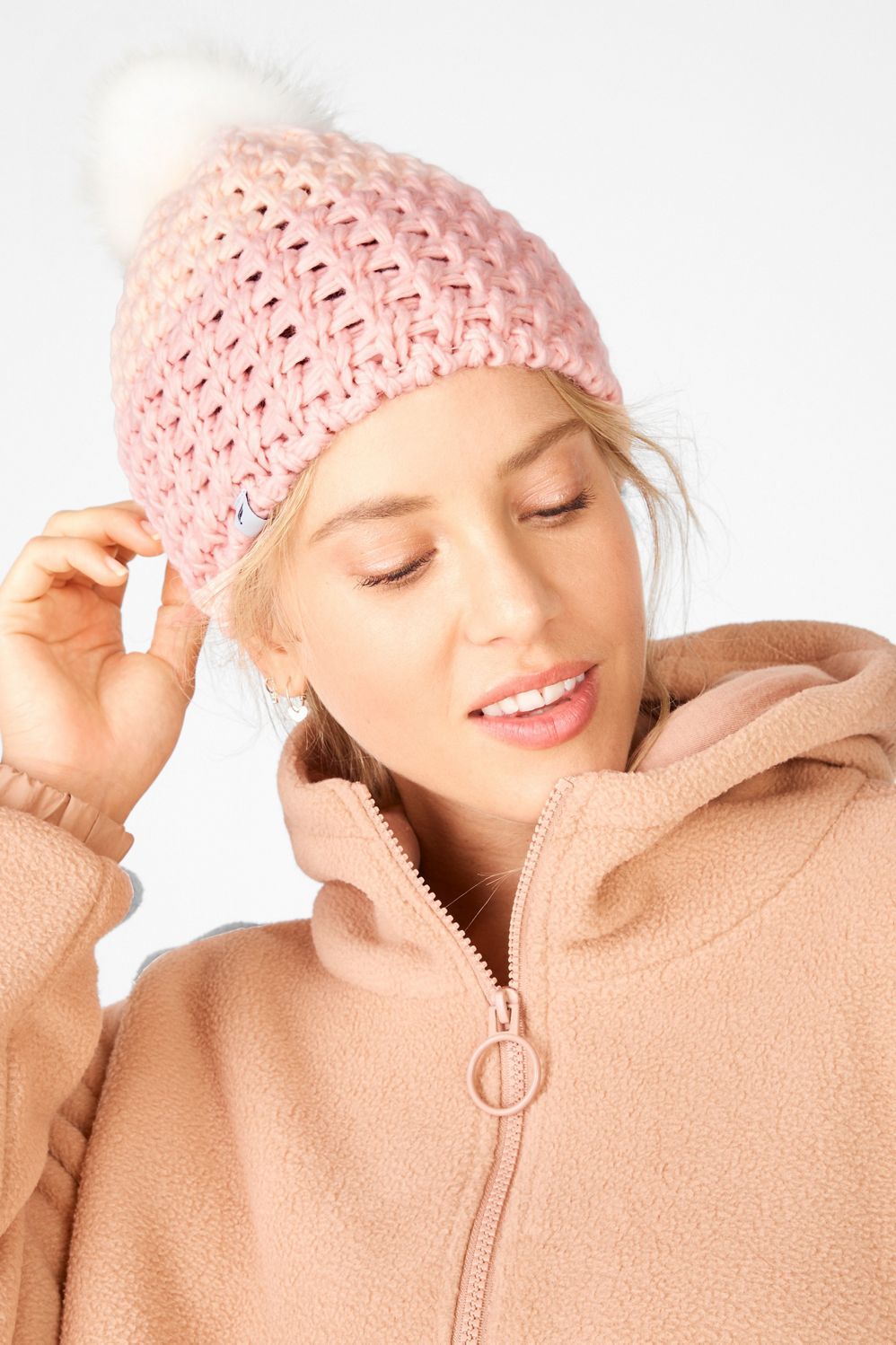 The Chunky Knit Beanie With Pom | Fabletics