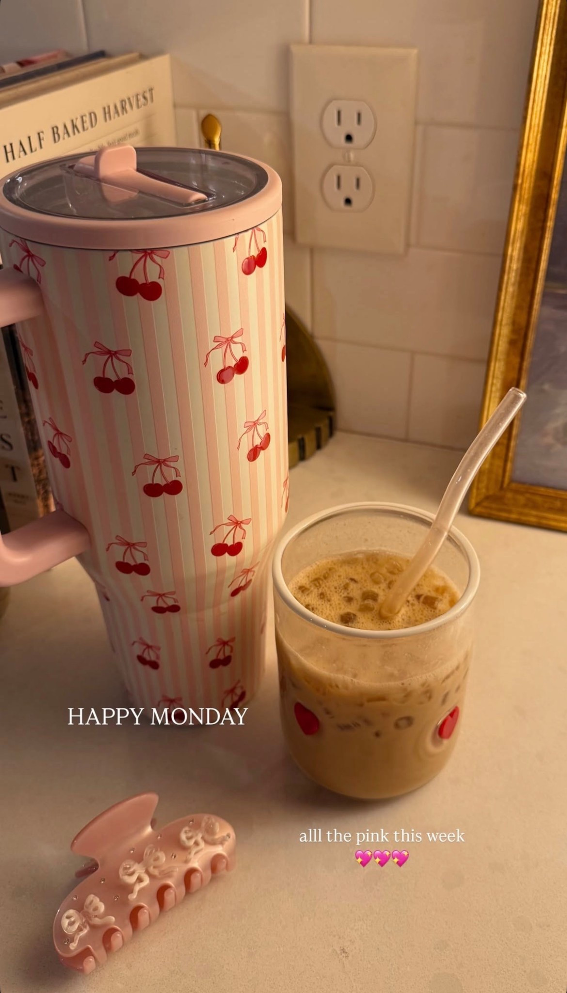 Emi Jay
Hydrojug
Icon glass (exact glass sold out but linked other options 💖)