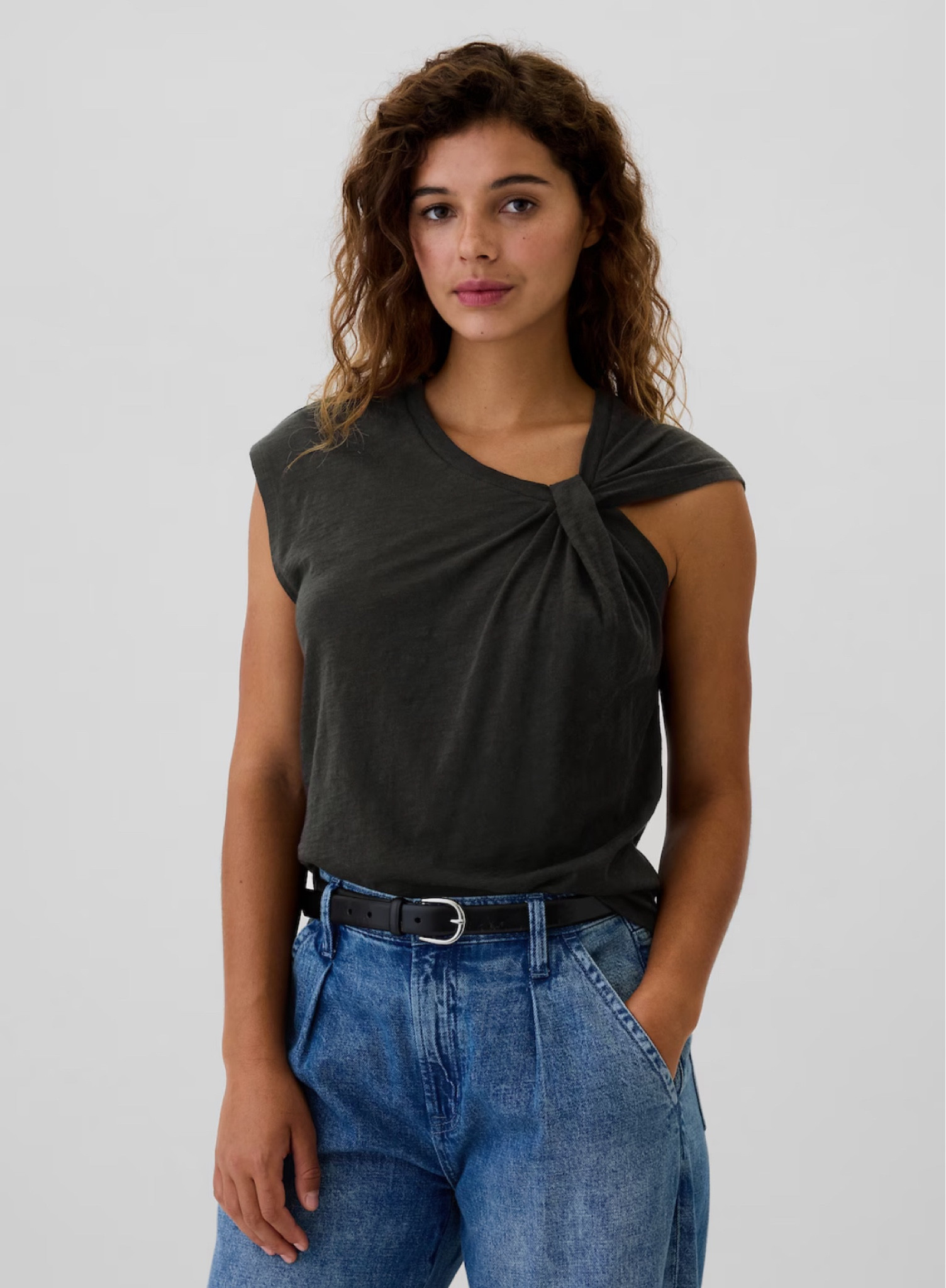 The perfect tshirt with a little pizzazz ✨

Summer outfit. Women tops. Tops. Gap find. 50% off

#LTKFindsUnder50 #LTKSaleAlert