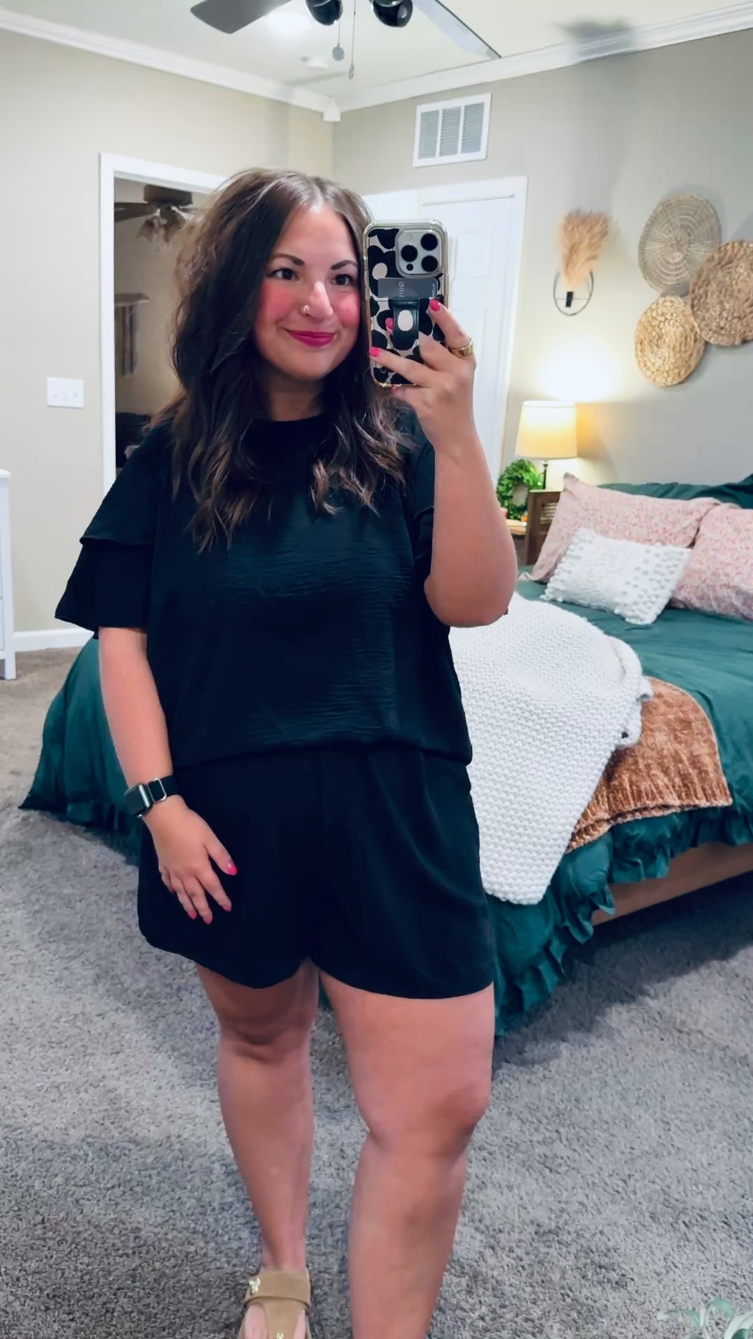 Amazon two piece set!

sandals: fit true to size // wearing a 5
set: fits oversized // wearing an XL 

 

#LTKootd #LTKMidsize