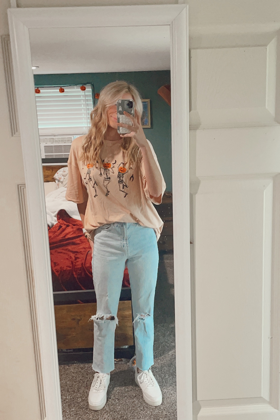 Fit!!! Jeans are from Zara and I can’t find the link to them ANYWHERE!! So sorry!! 