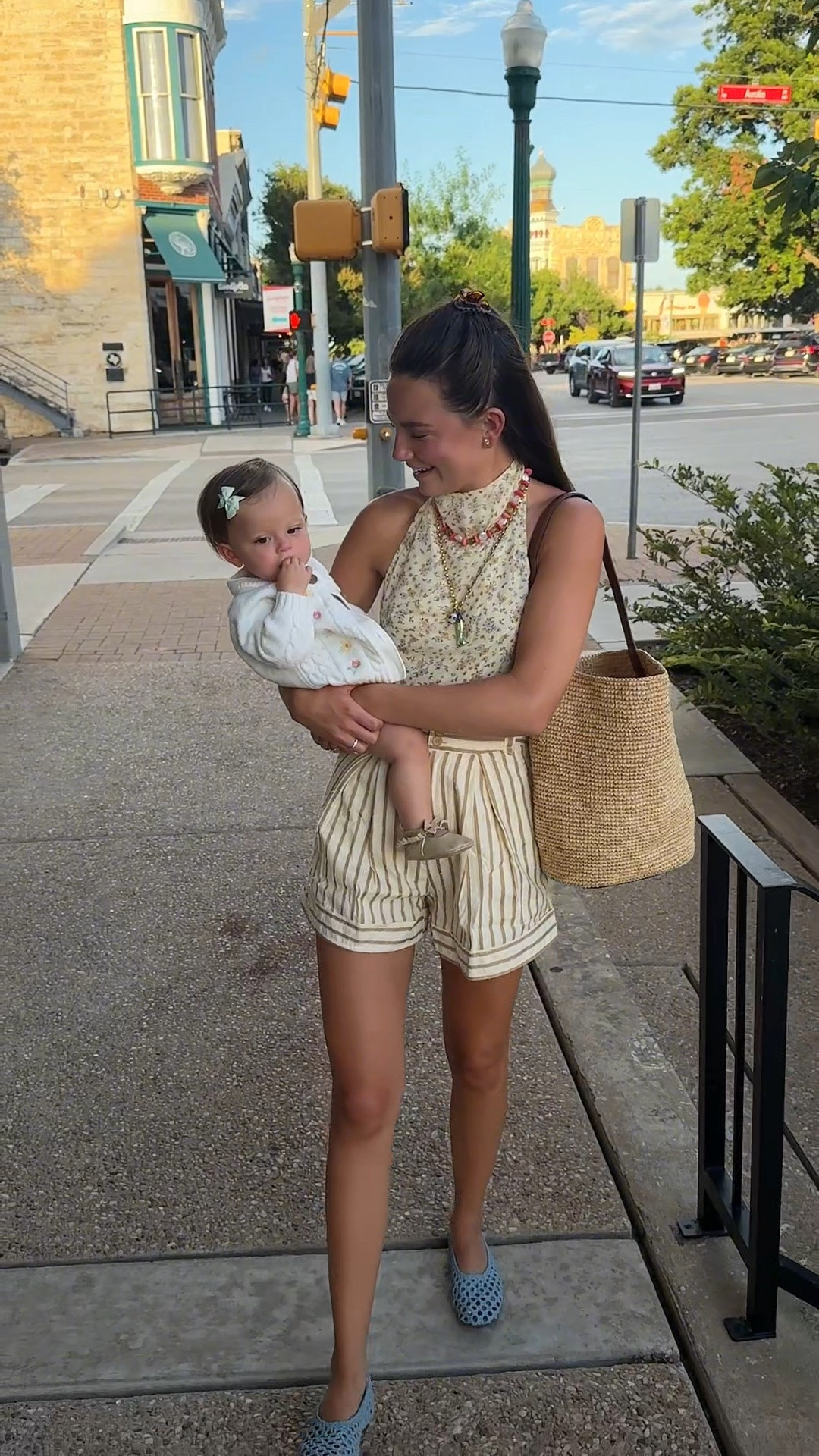 In an XS in both top & bottoms💛

#LTKmomlife #LTKU #LTKootd