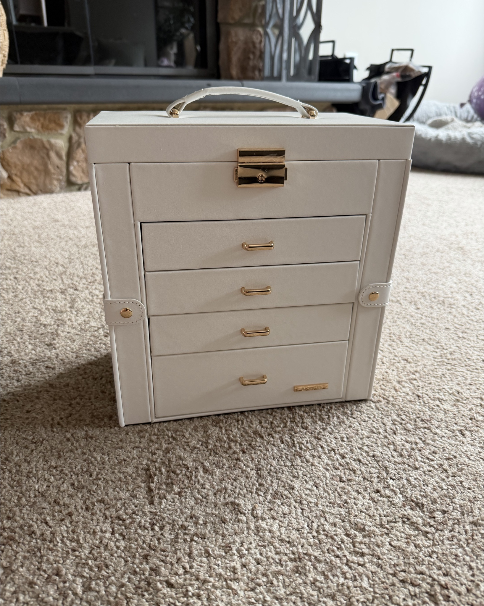 Gorgeous jewelry box 

Perfect for yourself or as a gift 🩷 this was my daughter’s birthday gift

#LTKMothersDay #LTKHome #LTKBeauty