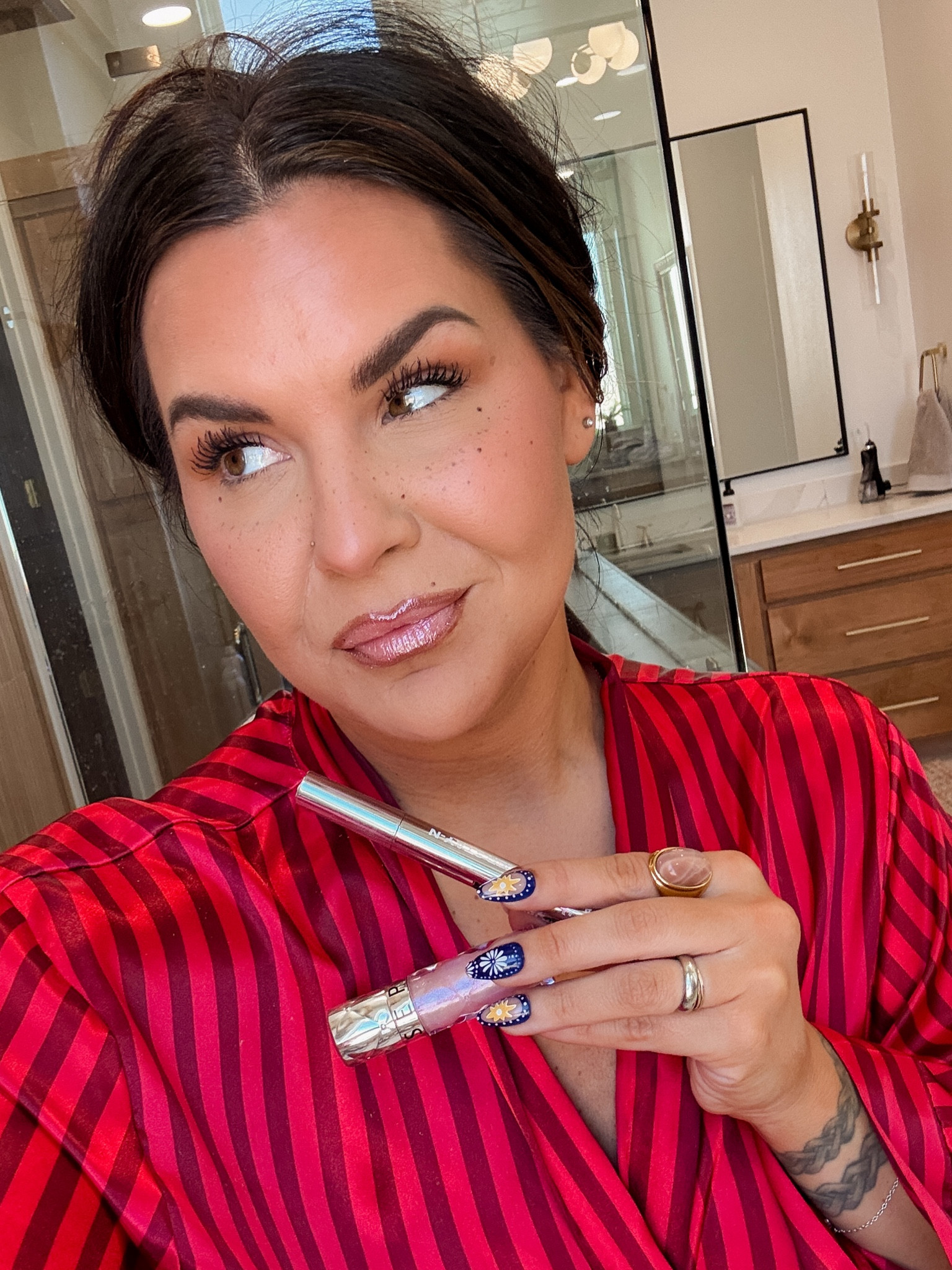 Lip combo
Amazon peel lip liner (lasts all freaking day) “HEY-Zel”
Sephora plumping lip gloss: 11-Outrageouss

#LTKBeauty #LTKFindsUnder50 #LTKMidsize