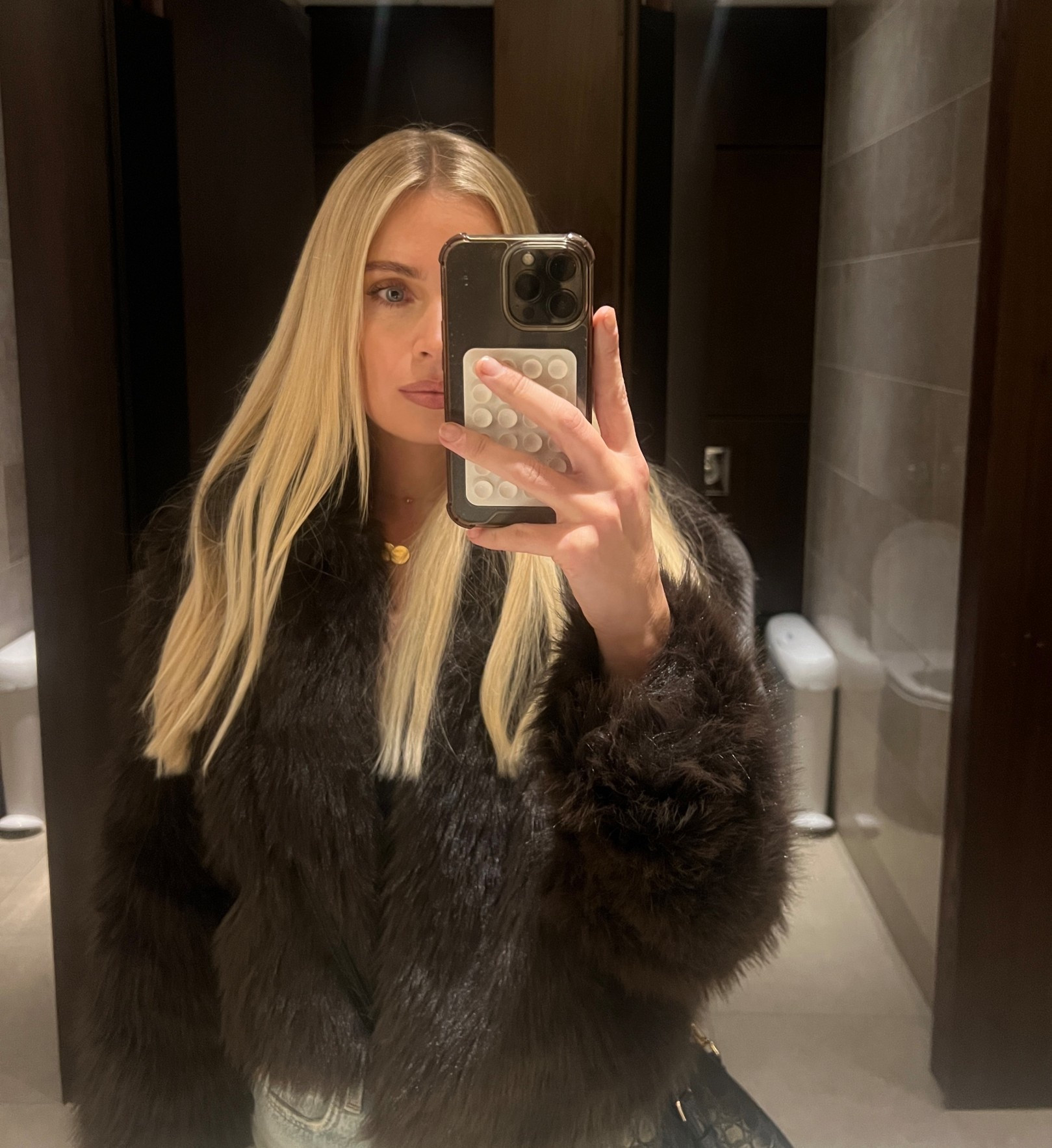 Fur jacket

#LTKwinter #LTKeurope #LTKuk