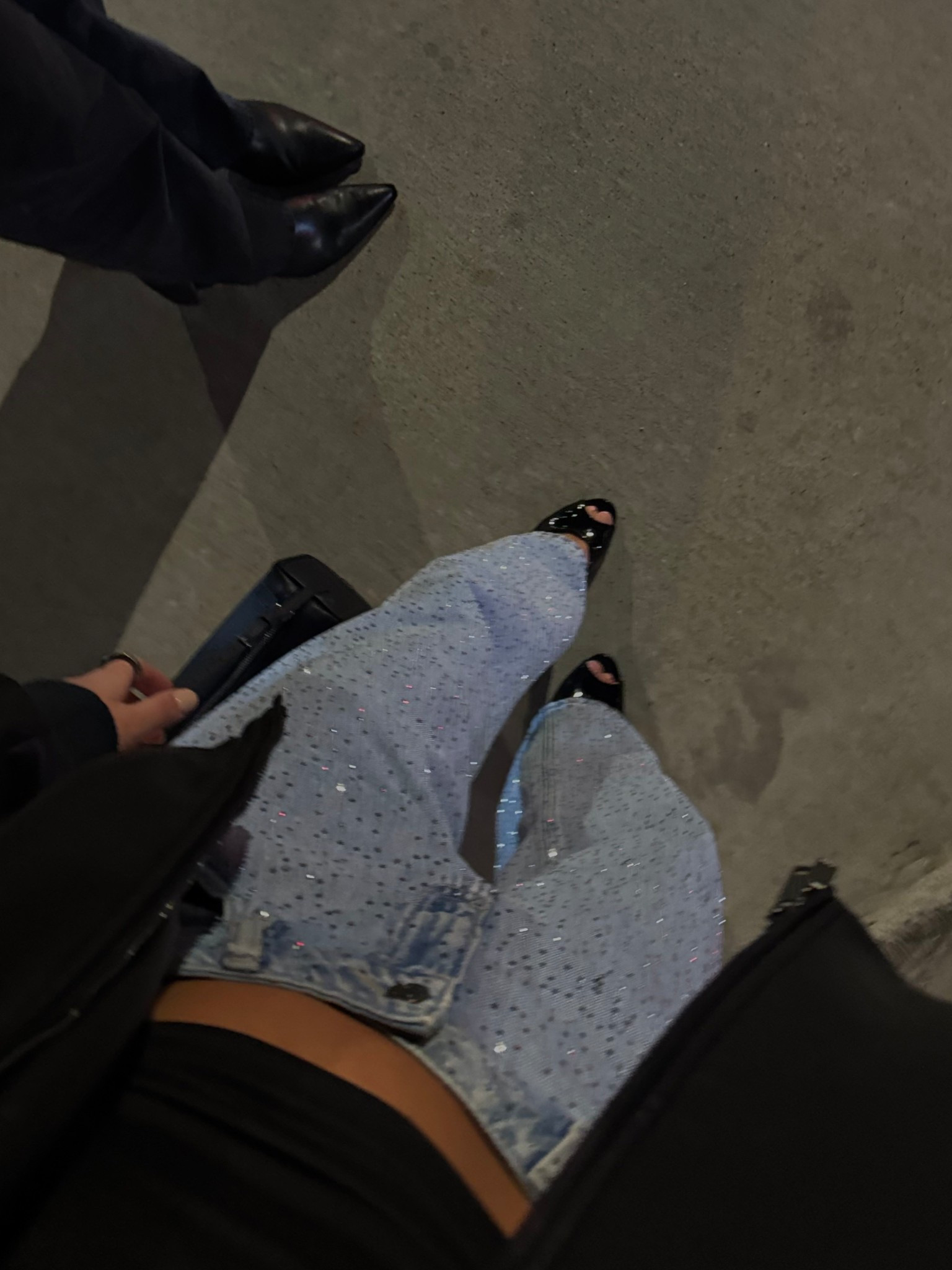 Sparkly jeans✨


#LTKootd