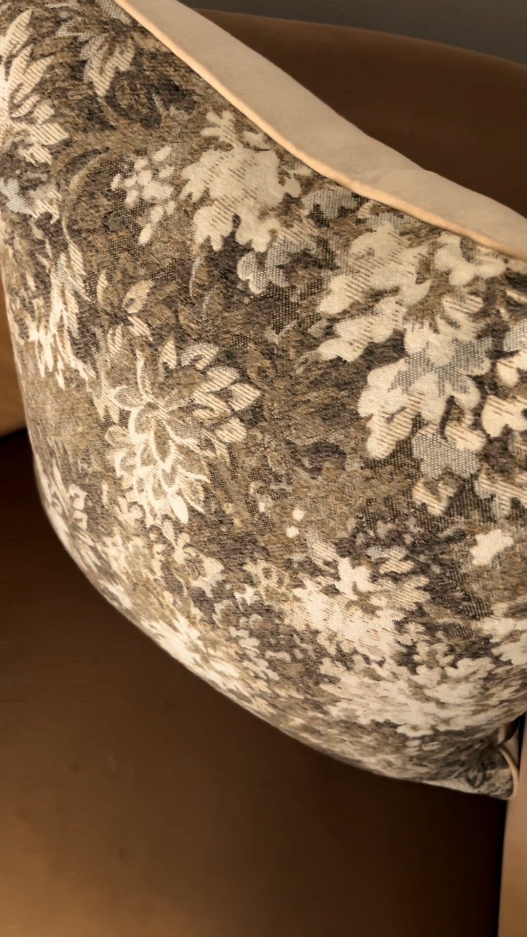 Real talk: I own a TON of pillows & pillow covers, some of which cost more than I’d like to admit 🙈

But the quality & price of this gorgeous one here has me questioning why I paid so much for the others!

Neutral home decor, home styling, affordable decor, Amazon finds, spring pillows, accent pillows, living room, accent chair, look for less, budget friendly decor, vintage inspired decor

#LTKHome