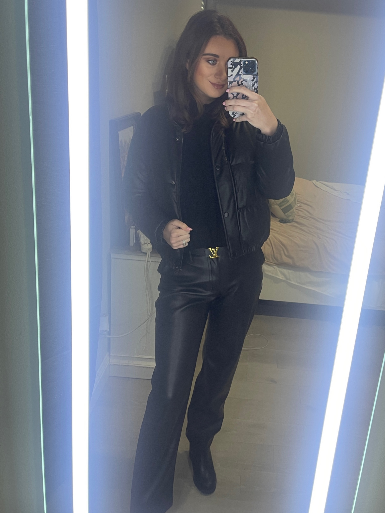 All black 🖤
Puffer jacket 
Leather puffer jacket 
Leather pants 
Louis Vuitton 
Black booties


#LTKunder50 #LTKSeasonal #LTKstyletip