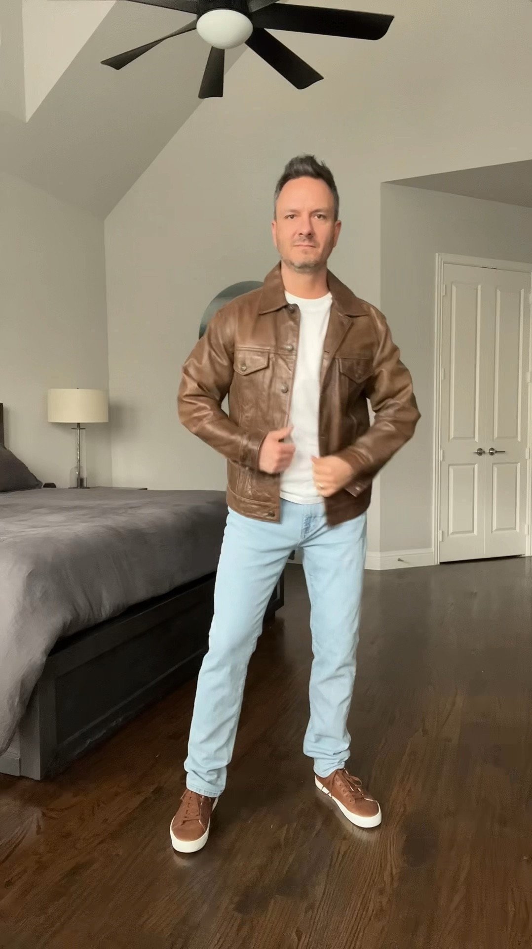 Spring is the perfect time to have a casual look with a light jacket

#LTKSeasonal #LTKVideo #LTKmens