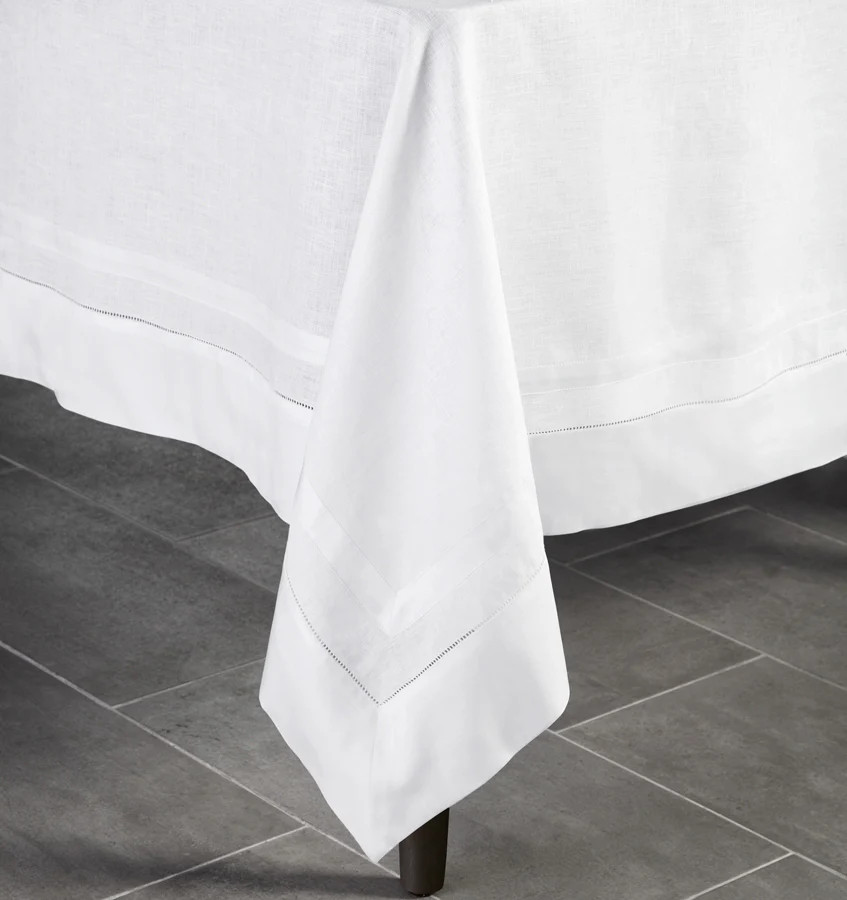 Tipton Tablecloth | SFERRA Fine Linens