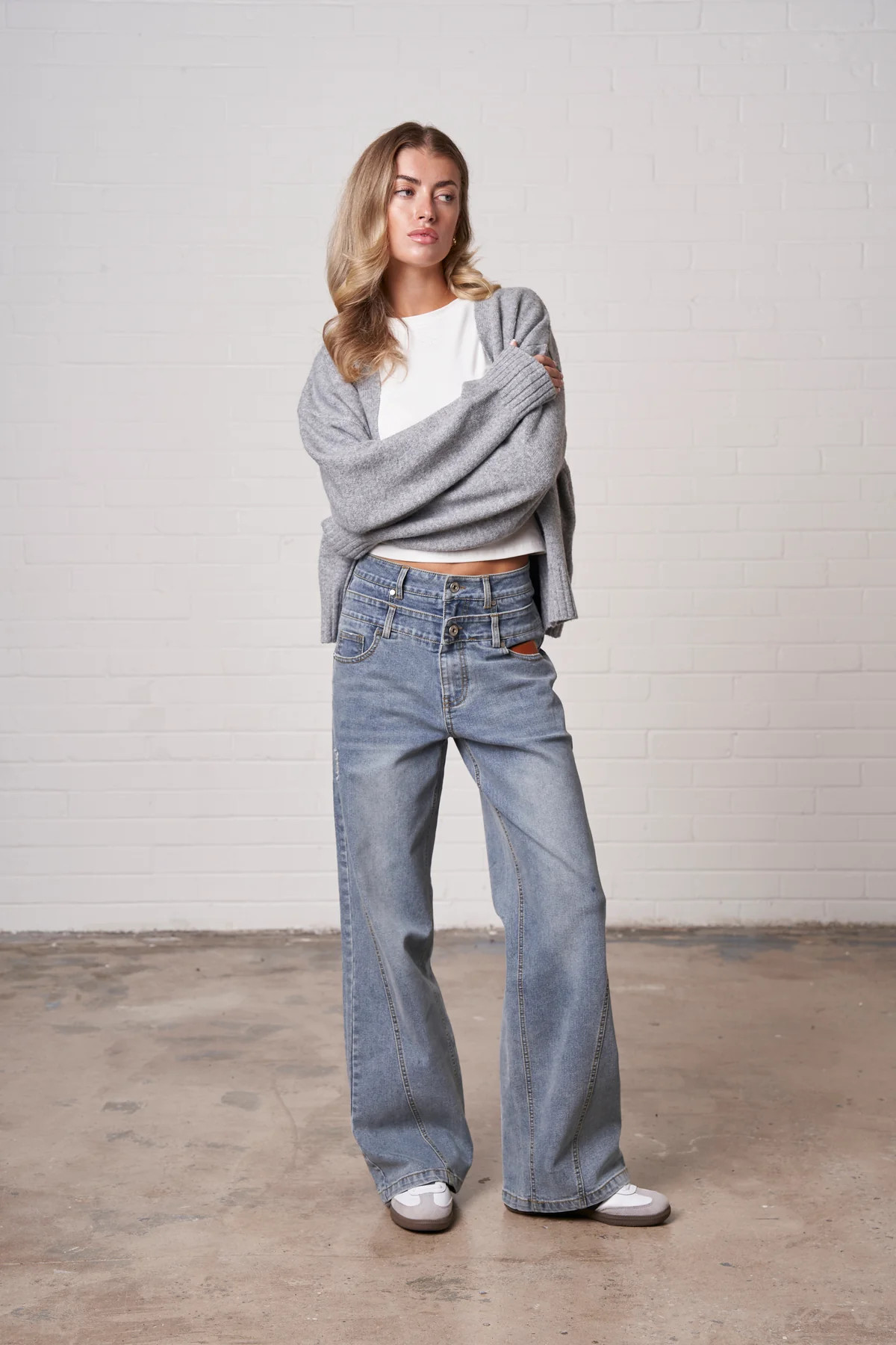 DISTRESSED DOUBLE WAISTBAND JEANS - BLUE WASH | The Couture Club