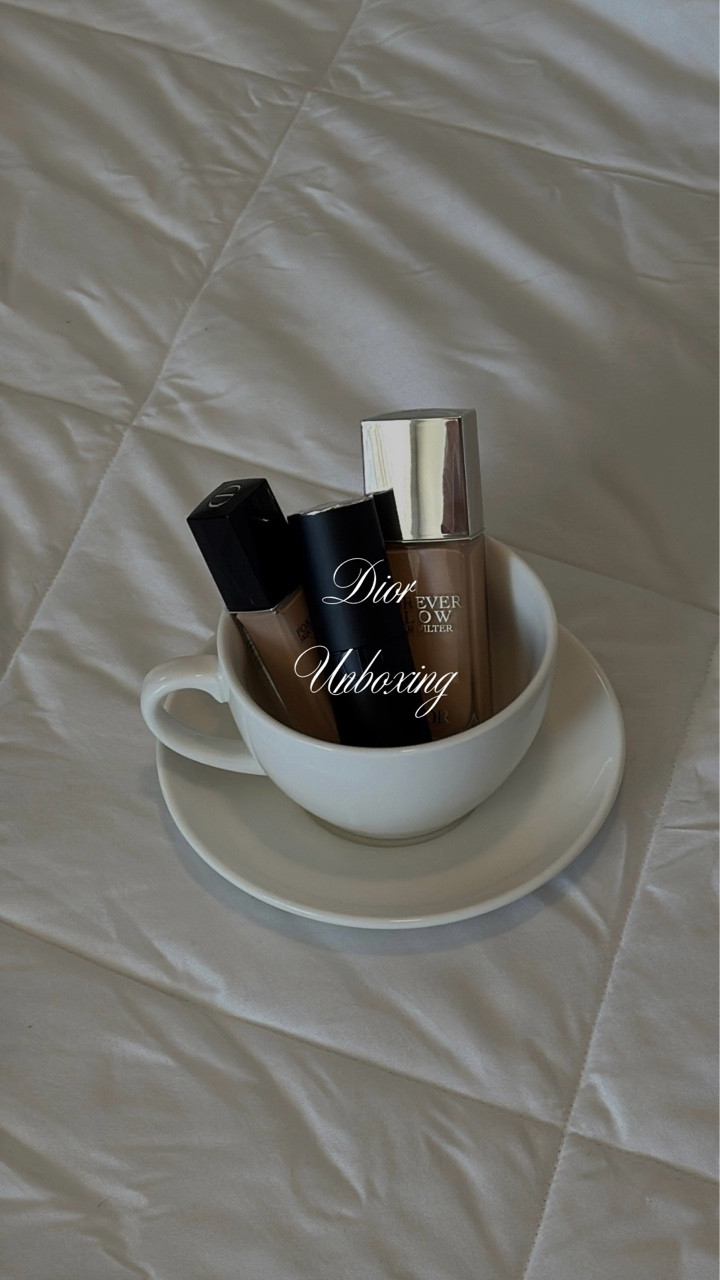 Unboxing de mis nuevos productos de @diorbeauty 💕
Y claro que se vienen makeups con estos productos. 
Base tono 2
Corrector tono 2N
Contorno tono 02 TAN

#sephora #sephorausa #dior #beauty #unboxing

#LTKBeauty #LTKValentine #LTKselfcare