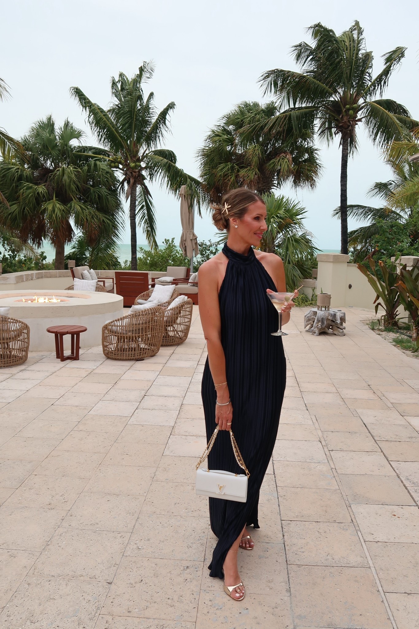 Navy blue halter vacation dress back. In stock resort outfits 
Size medium 

#LTKOver40 #LTKTravel #LTKWedding