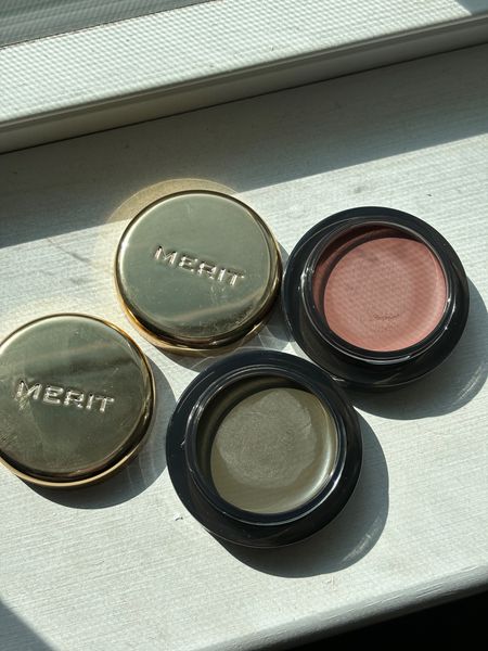 These #meritbeauty solo shadows are so good and easy to apply! #cleanbeauty #cleanmakeup

#LTKfindsunder50 #LTKbeauty