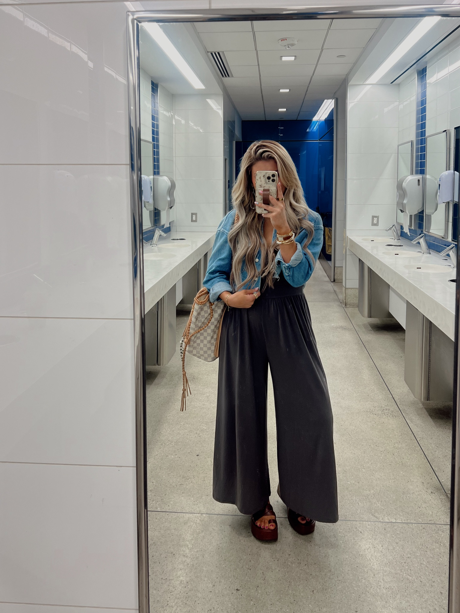 Comfiest travel fit! True to size! Small :) 

#LTKFindsUnder100 #LTKTravel