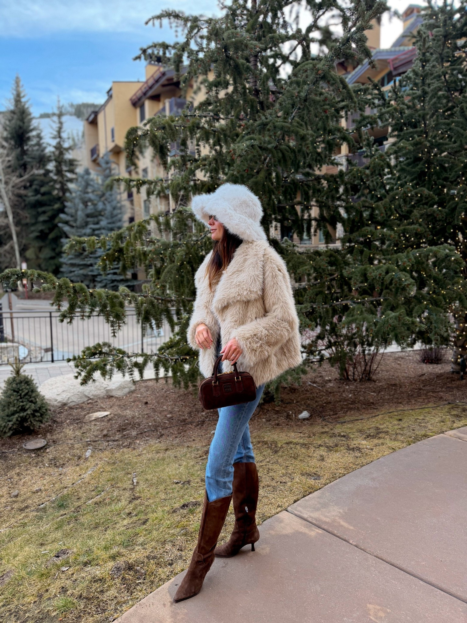 My look for Vail today! Love all the faux fur!!!

#LTKFindsUnder100 #LTKootd #LTKSeasonal