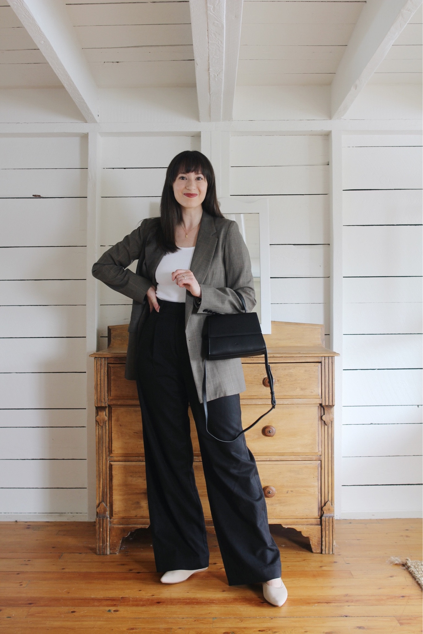 This is the third way I’ve styled these flats this week. I love a pointed toe flat because it elongates the foot and leg. 

Use LEE10 for 10% Off anytime. 



#LTKSeasonal