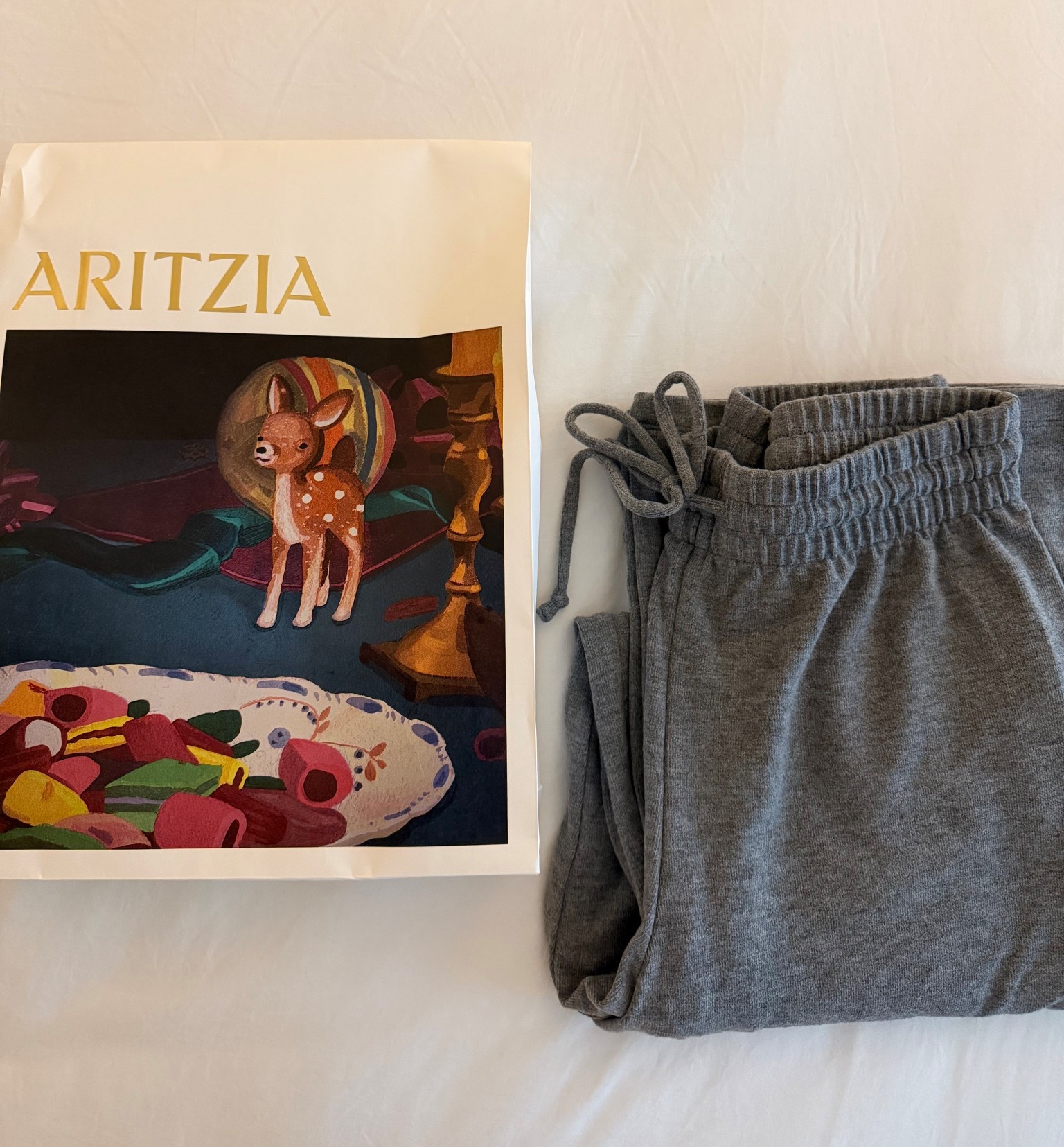 Aritzia recharge pants I’m obsessed with 🩶🩶🩶

pants: small, color- heather dark grey 


#LTKootd #LTKHoliday #LTKGiftGuide