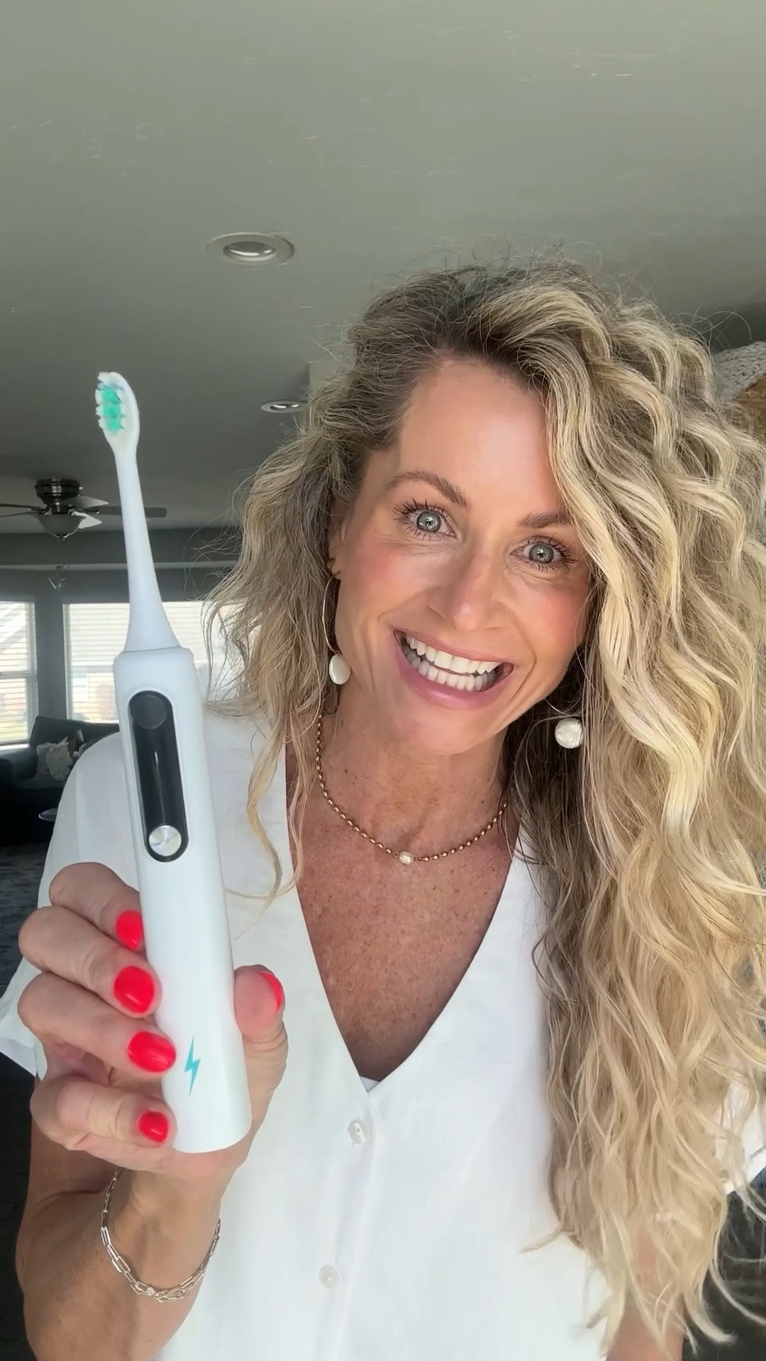 Best electric tooth brush. Simple and easy to use. Perfect power. Designed by orthodontist. Amazing battery life. Comes with a charger and extra brush heads. Teeth feel so clean after using. Great price!#amazon 

#LTKgrwm #LTKBeauty #LTKselfcare