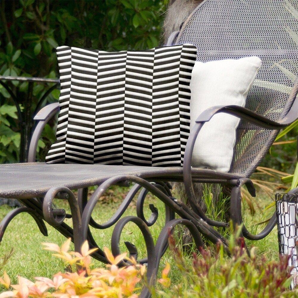 Two Color Fractured Stripes Indoor/Outdoor Pillow (20 x 20 - Black & White - UV Resistant) | Overstock