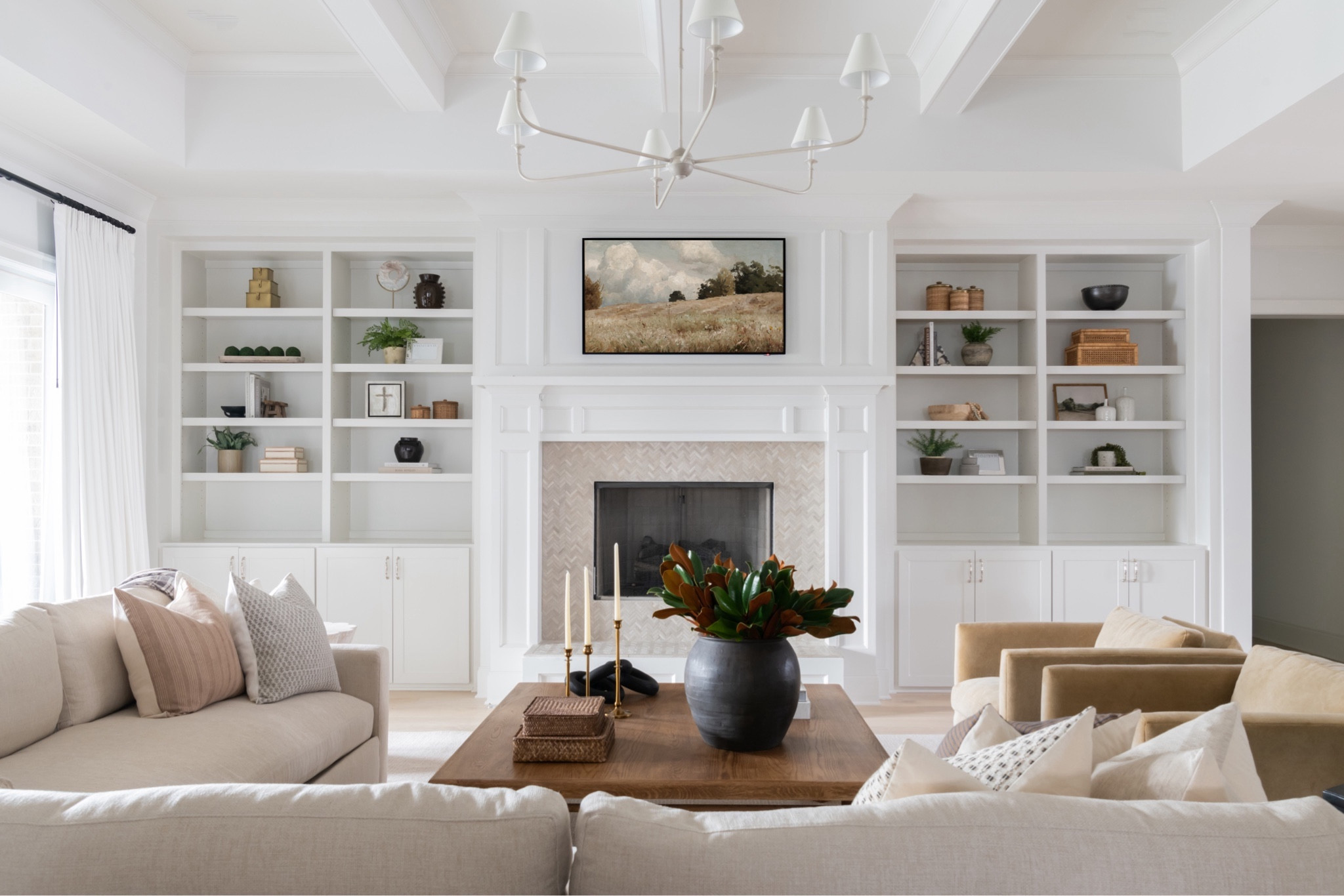 We love a well-style bookshelf. ✨

#LTKhome