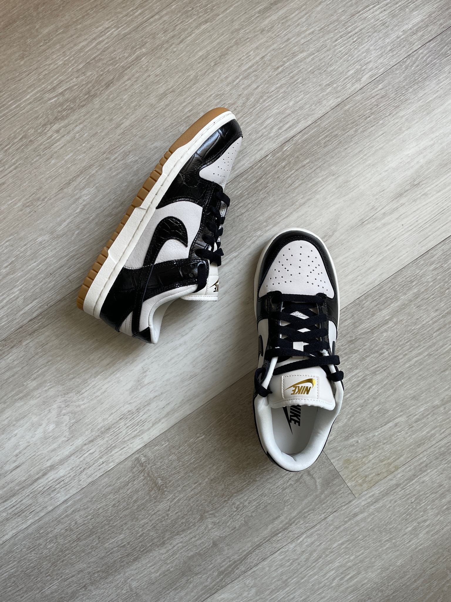 Love these Nike Dunk Low with the croc details. So comfortable and runs TTS. Comes in a beautiful burgundy and green color too. It’s on sale for fall! 

Nike Dunk Low sneakers, Nike sneakers, fall shoes, fall outfits, outfit, The Stylizt 






#LTKFindsUnder100 #LTKShoeCrush #LTKSaleAlert