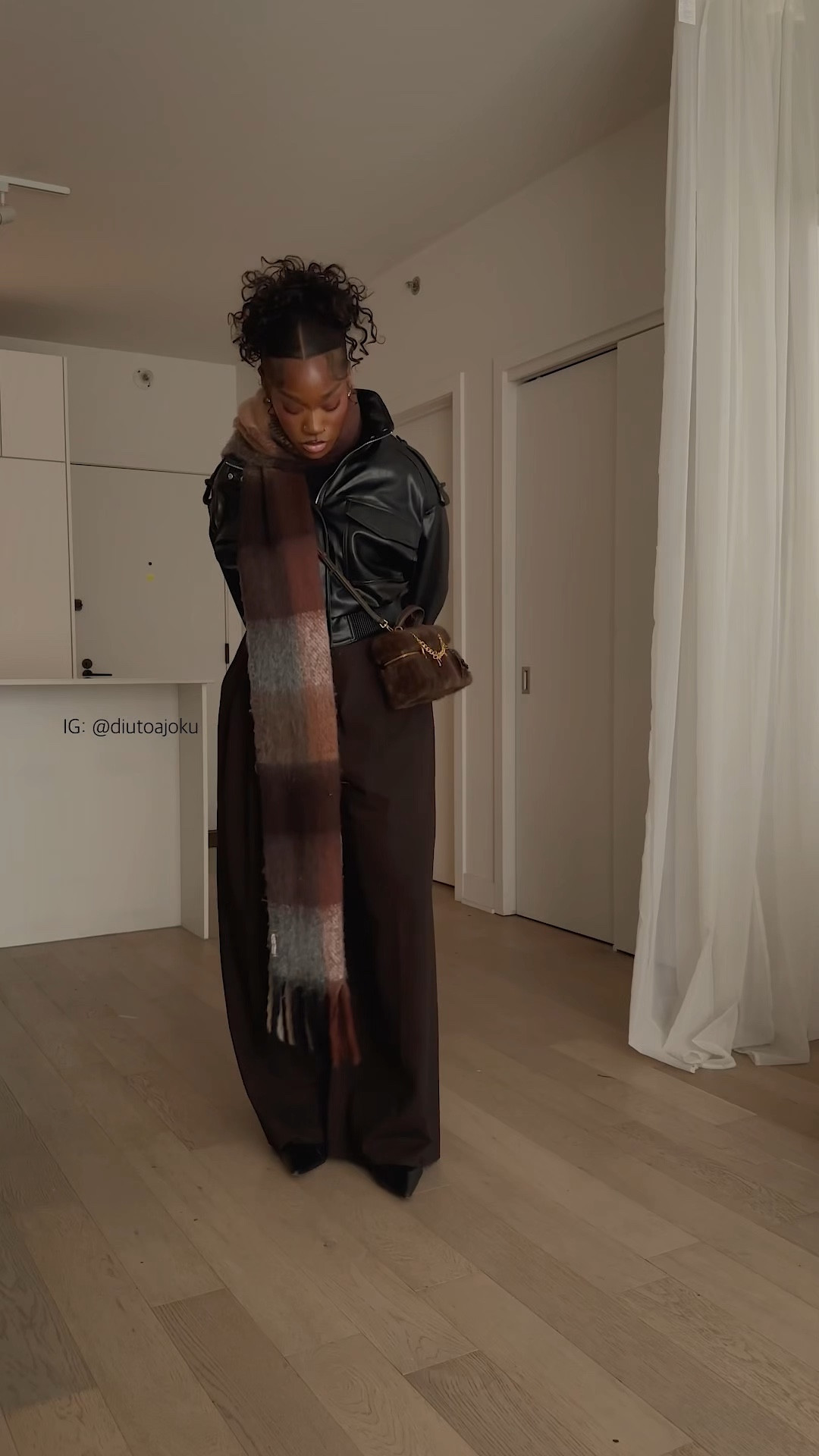 curfew’s over - we’re back with cold season outfit ideas
•
OUTFIT DEETS:
Comment SHOP and I’ll send you the link🤎
•
•
•
#winteroutfitideas #grwmoutfit #smartstreetwear 