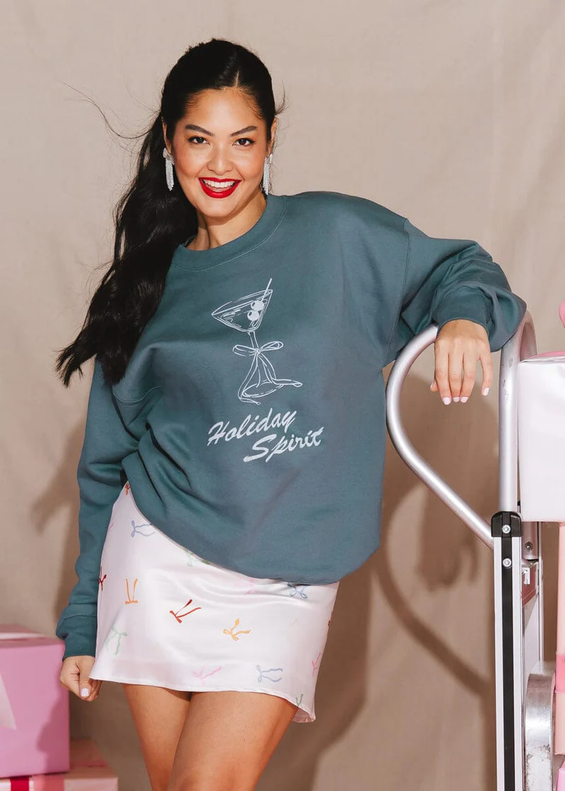 Holiday Spirit Crewneck Sweatshirt - Green | Alice & Wonder