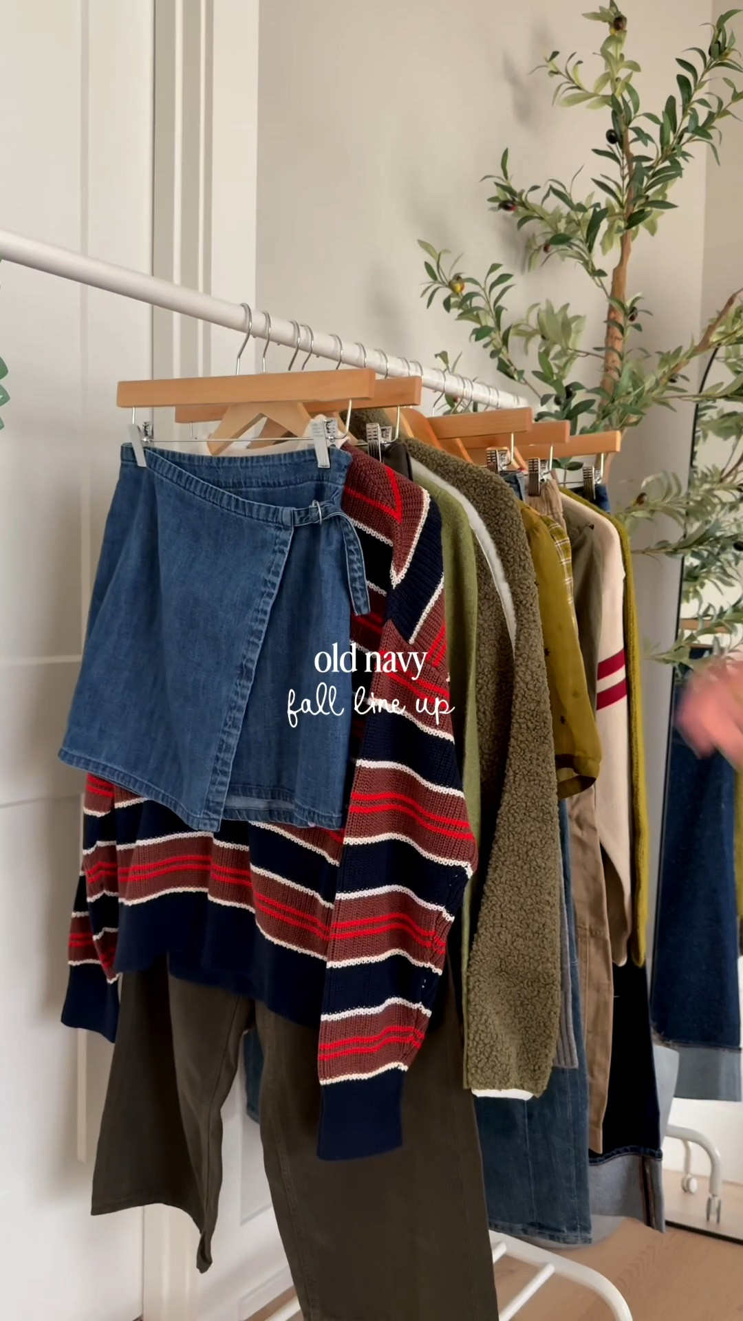 Fresh finds from Old Navy and they are on sale! Stay tuned for a try on!

Old navy, old navy style, fall finds, fall style, look for less